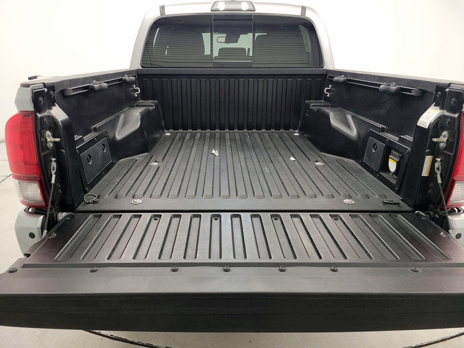 Thumbnail: 2018 Toyota Tacoma - 19