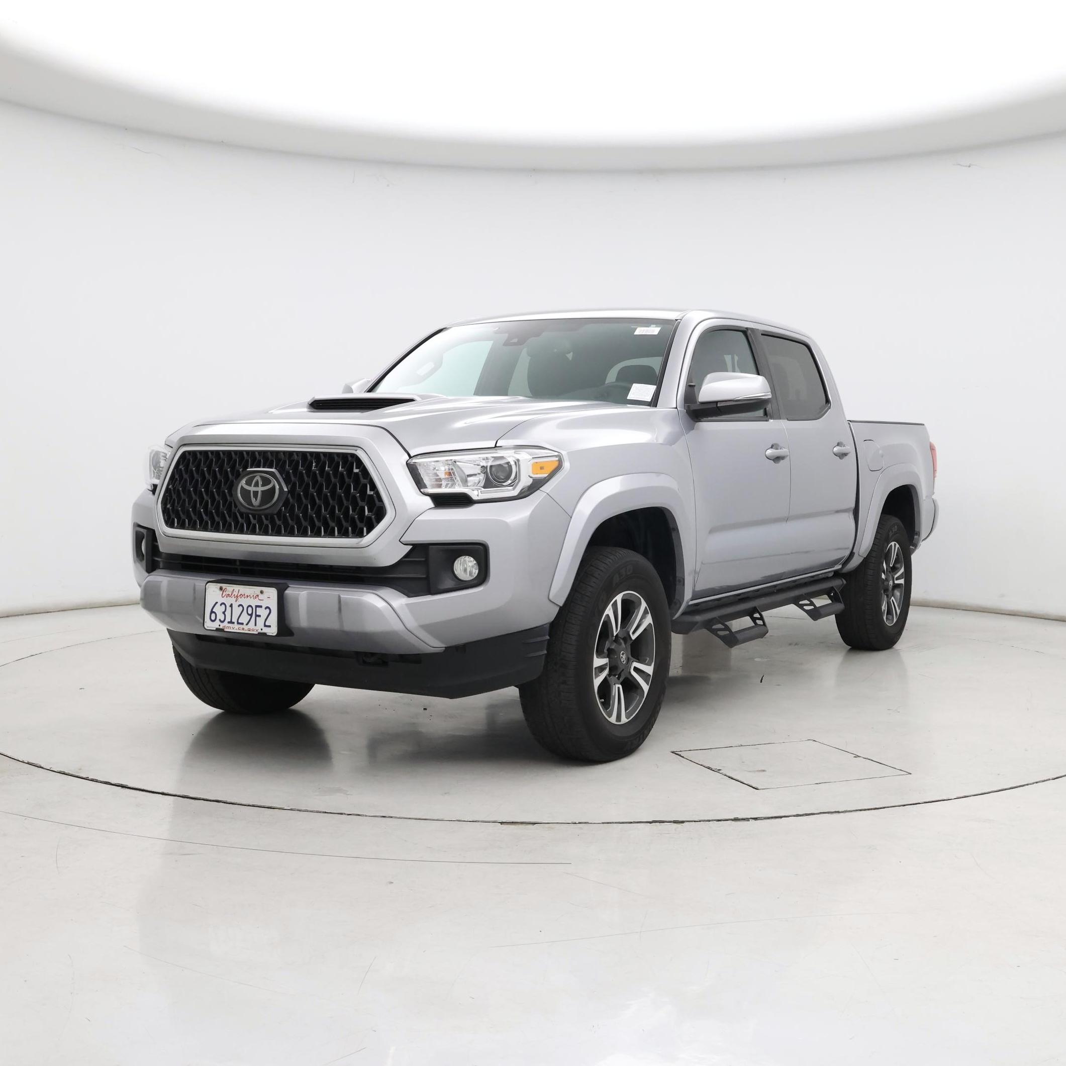 Thumbnail: 2018 Toyota Tacoma - 4