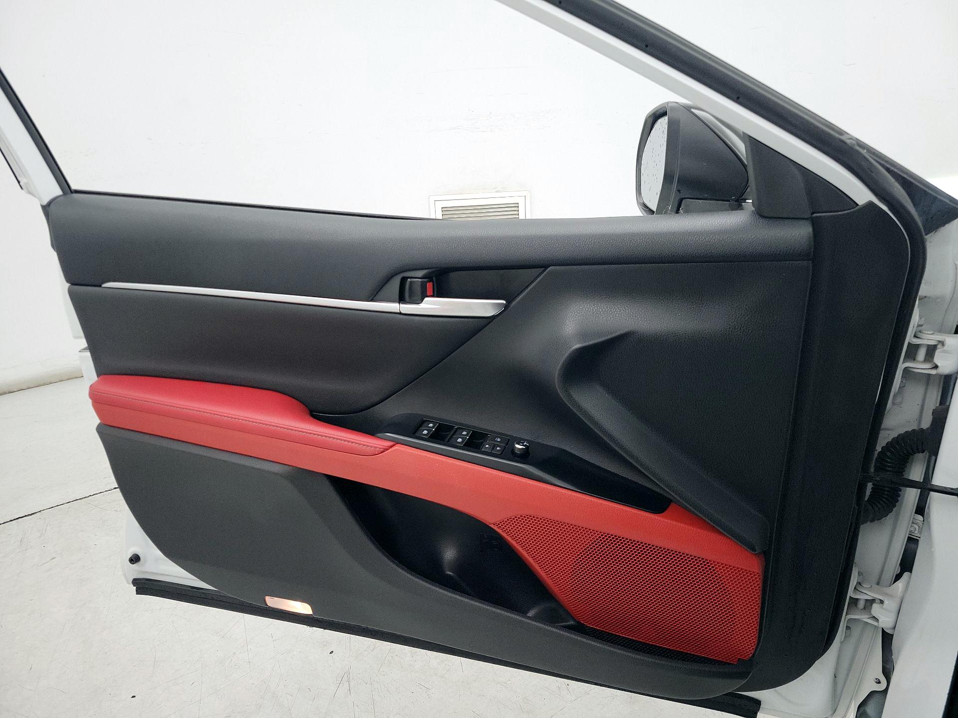 Thumbnail: 2020 Toyota Camry - 12