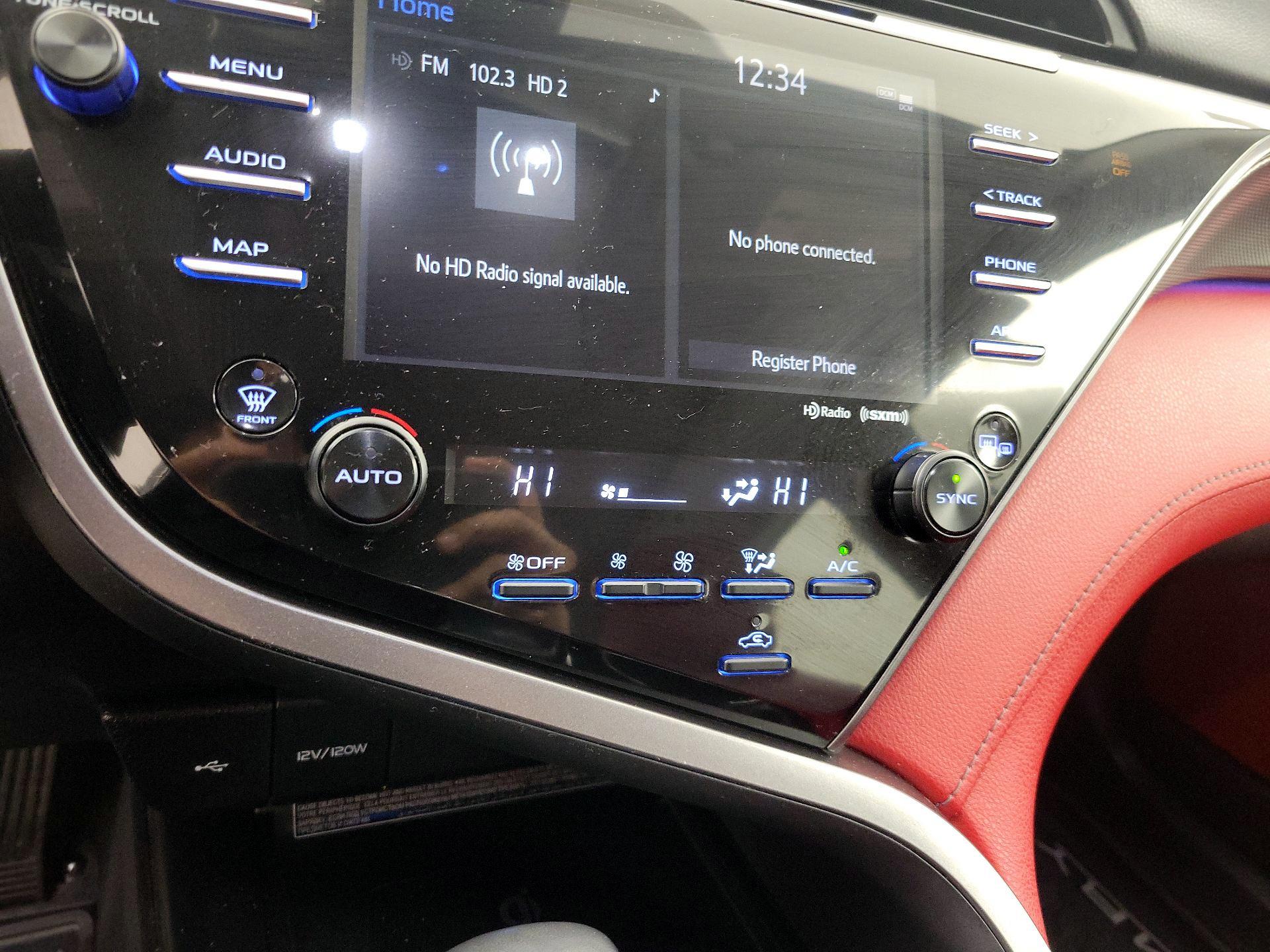 Thumbnail: 2020 Toyota Camry - 16