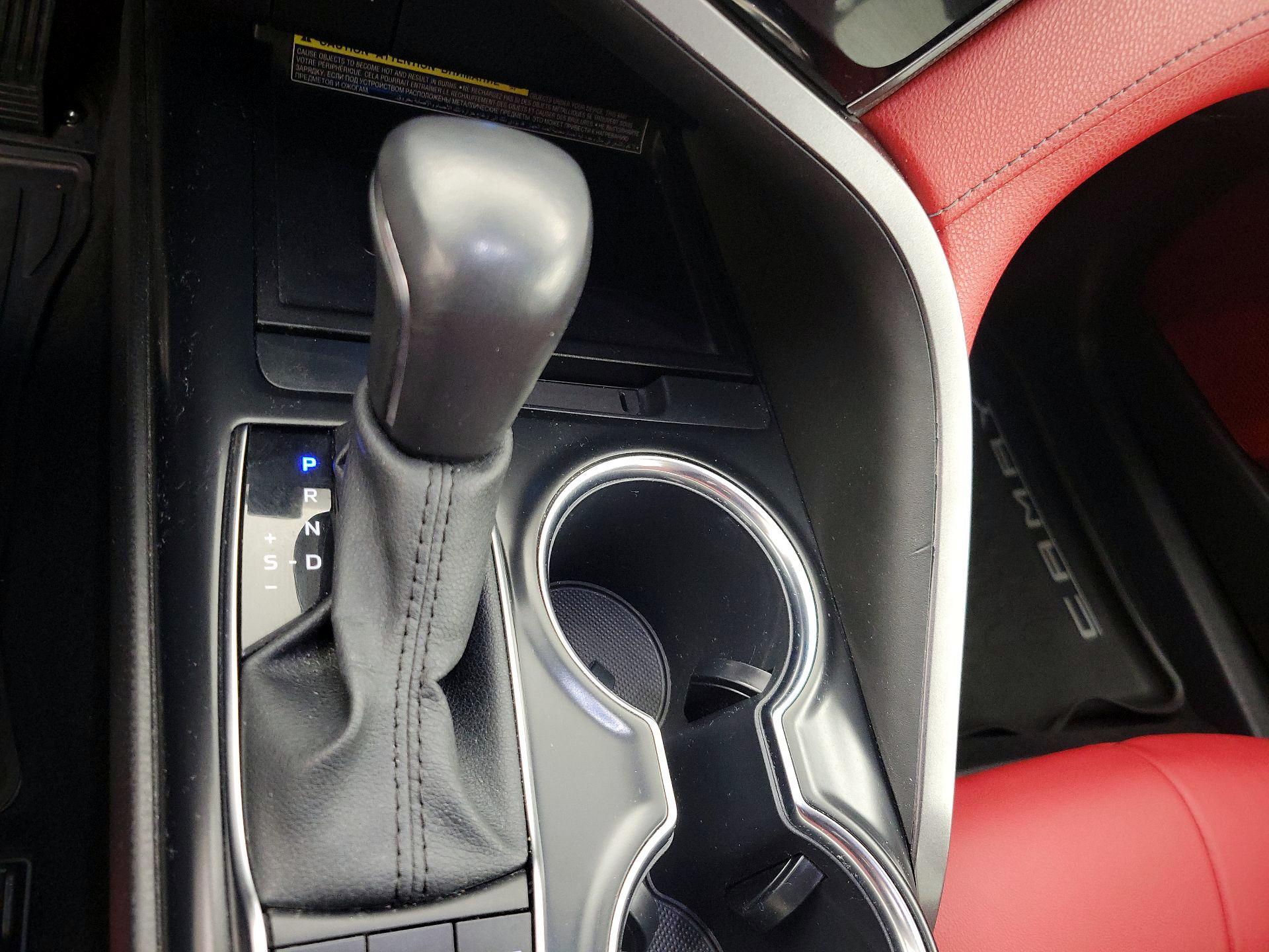 Thumbnail: 2020 Toyota Camry - 17