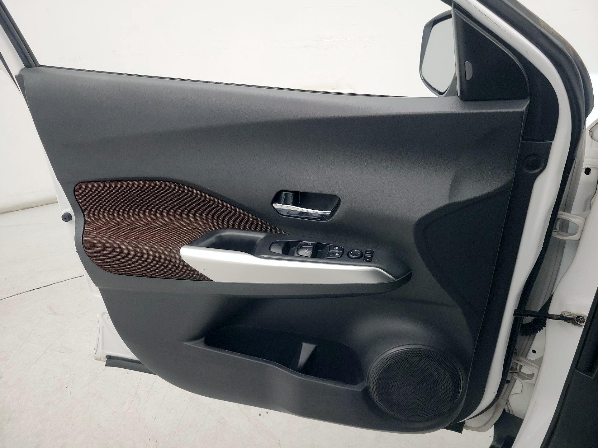 Thumbnail: 2018 Nissan Kicks - 12