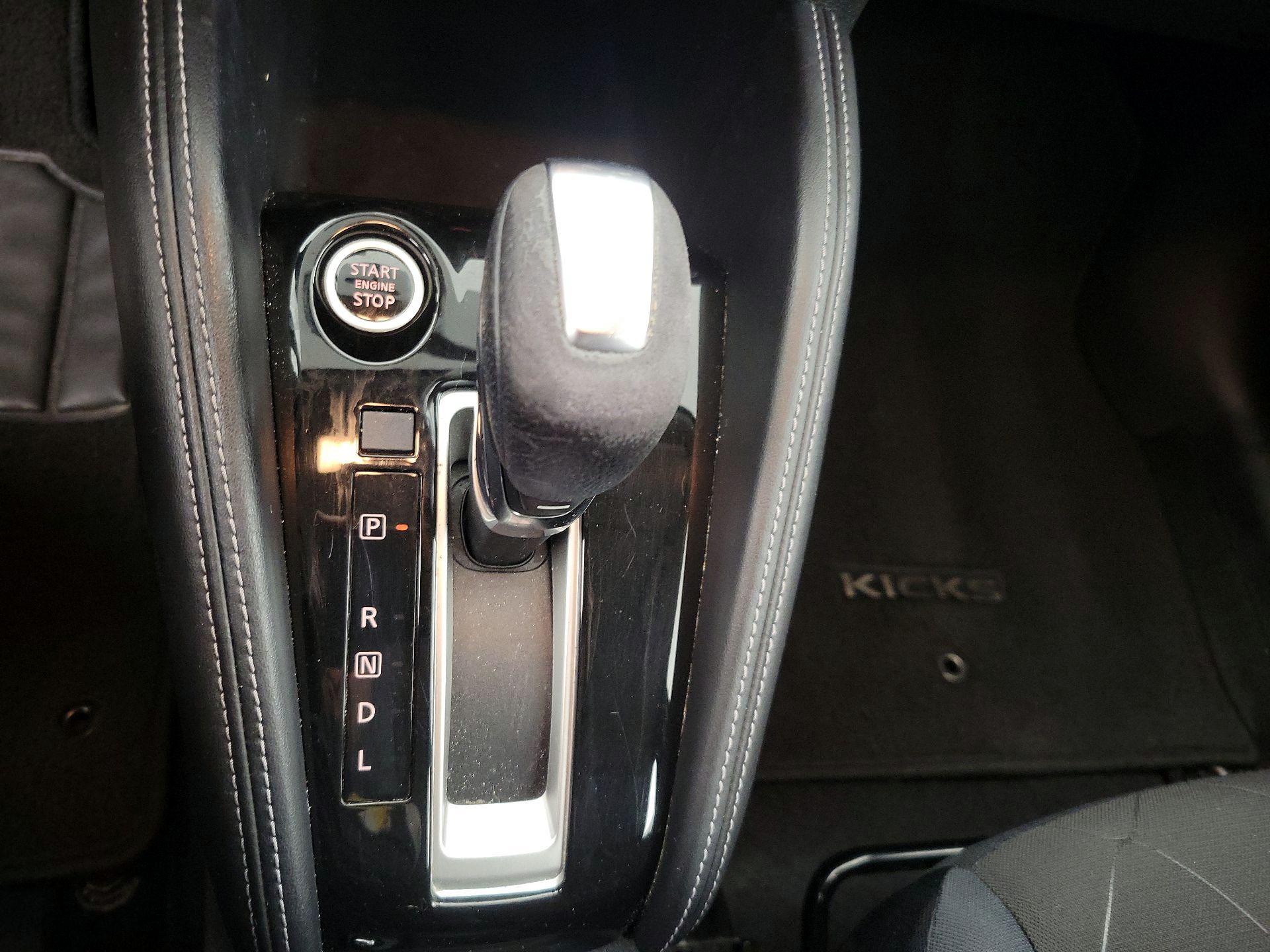 Thumbnail: 2018 Nissan Kicks - 17