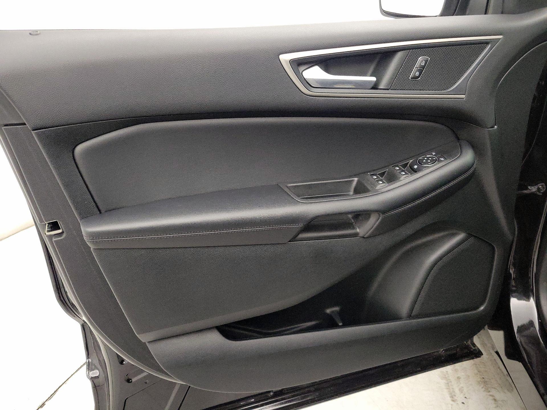 Thumbnail: 2022 Ford Edge - 12