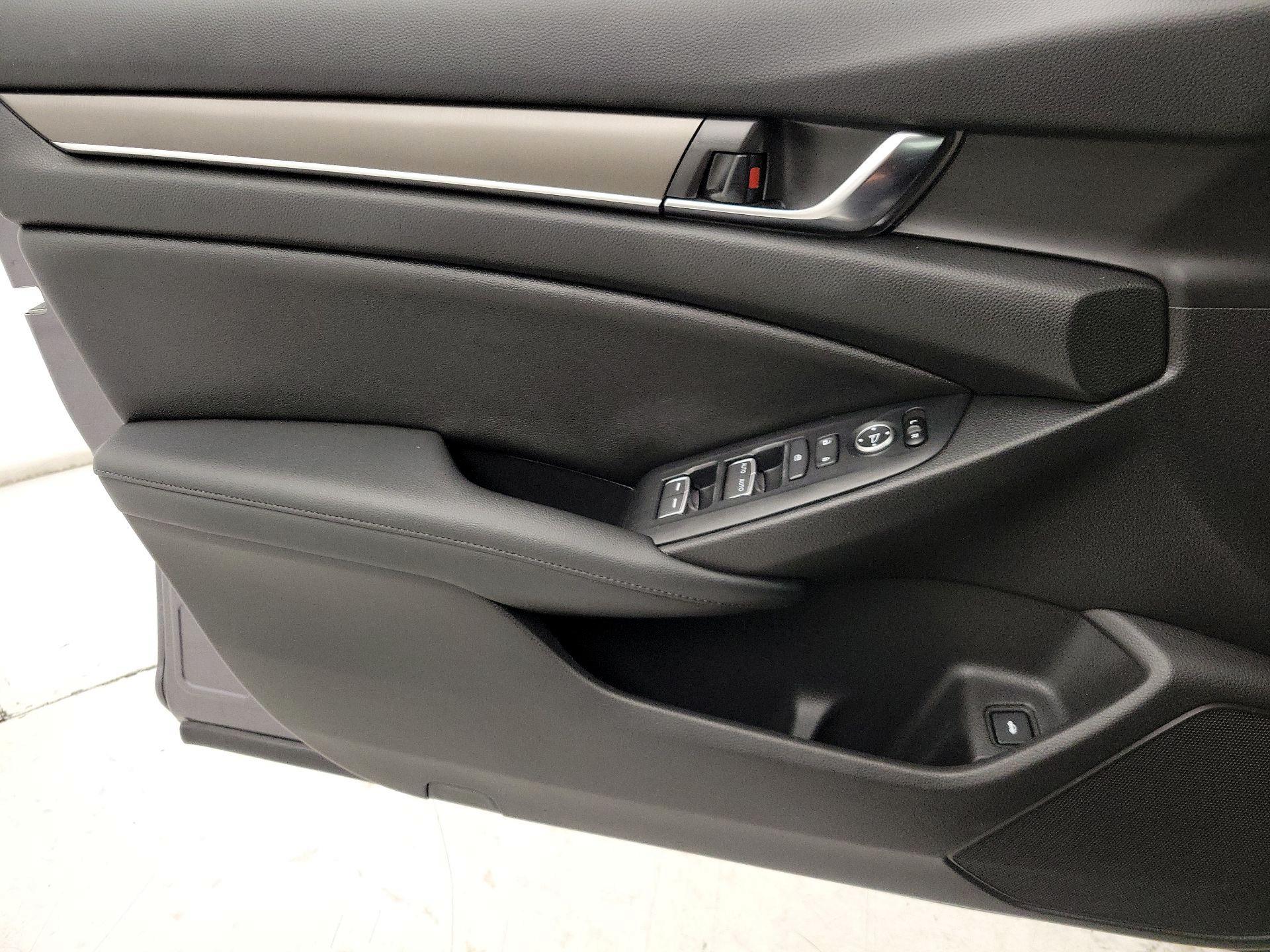 Thumbnail: 2019 Honda Accord - 12