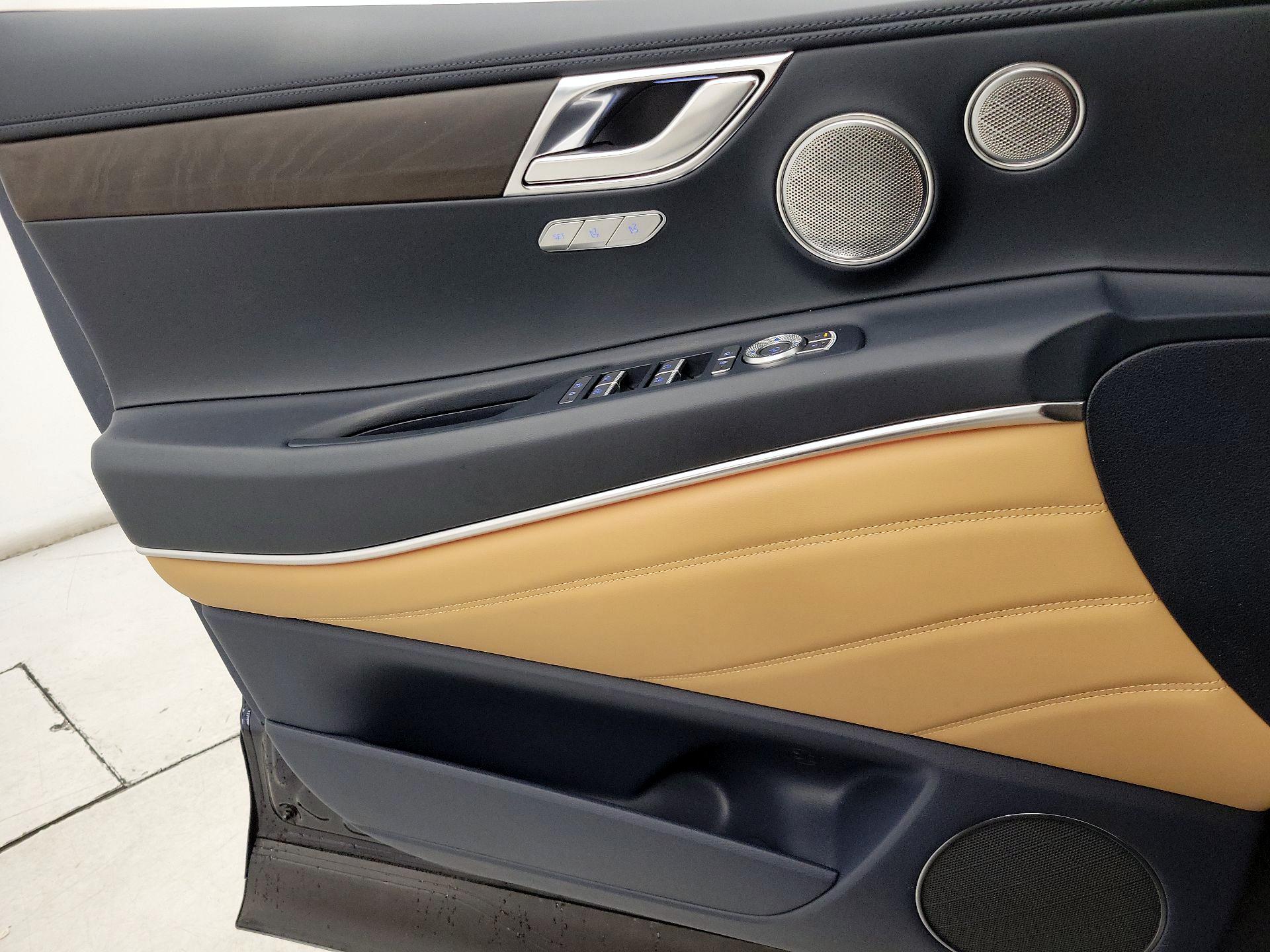 Thumbnail: 2023 Genesis GV80 - 12