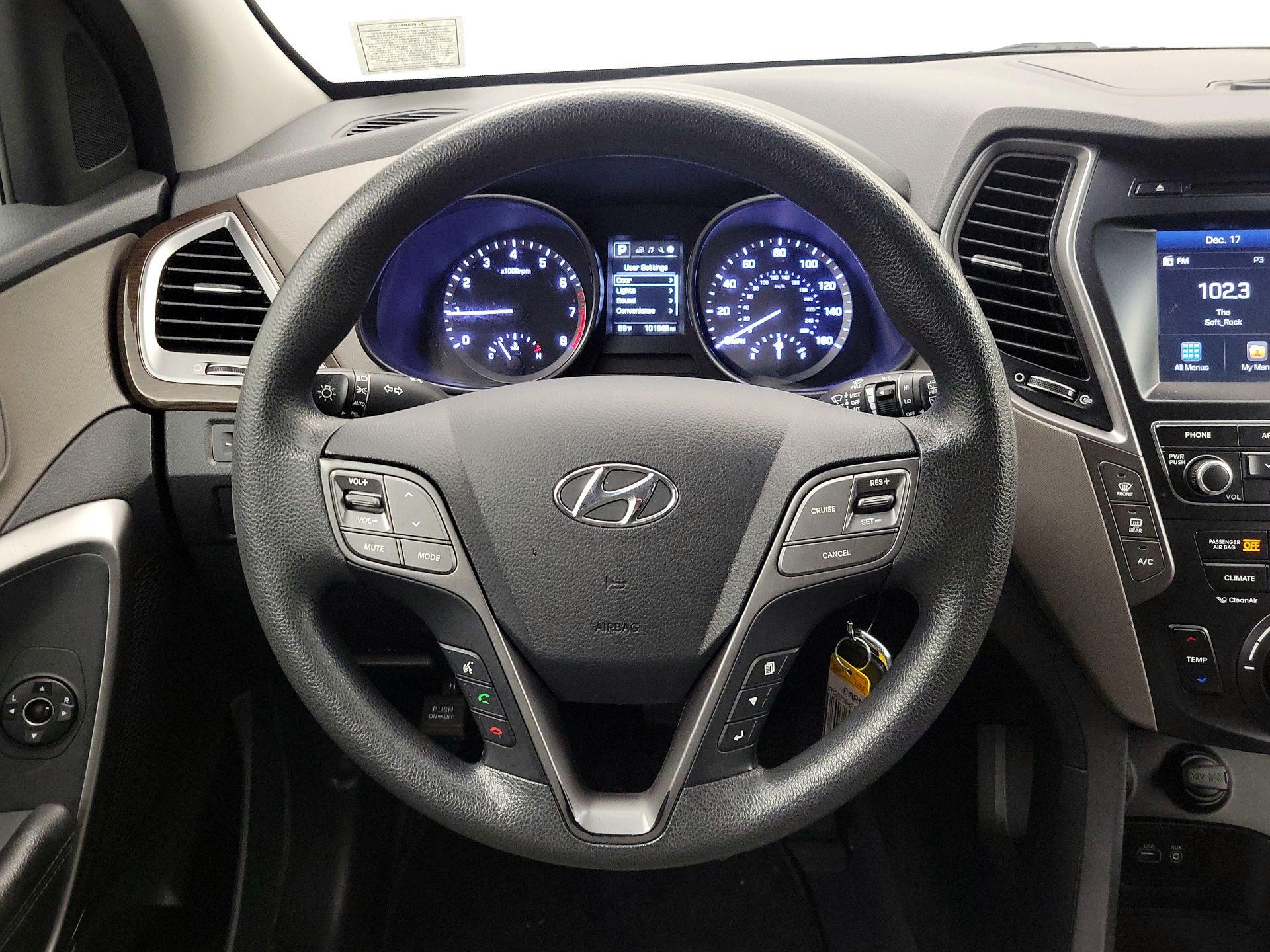 Thumbnail: 2017 Hyundai Santa Fe - 10