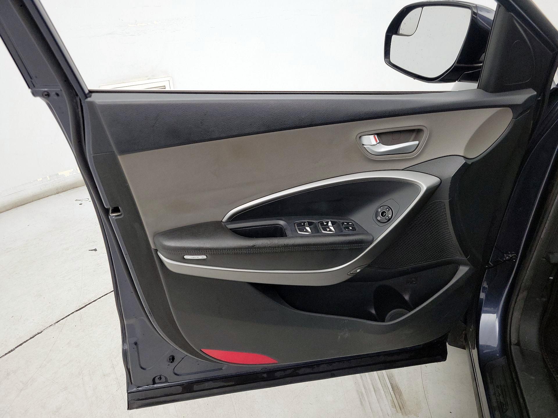 Thumbnail: 2017 Hyundai Santa Fe - 12