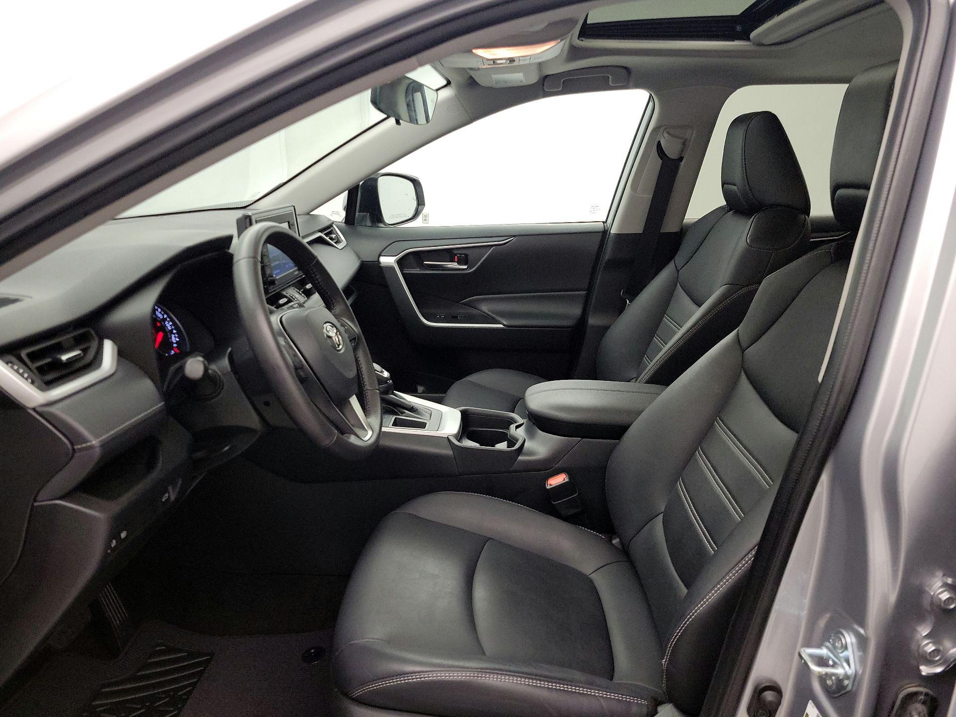 Thumbnail: 2021 Toyota RAV4 - 11