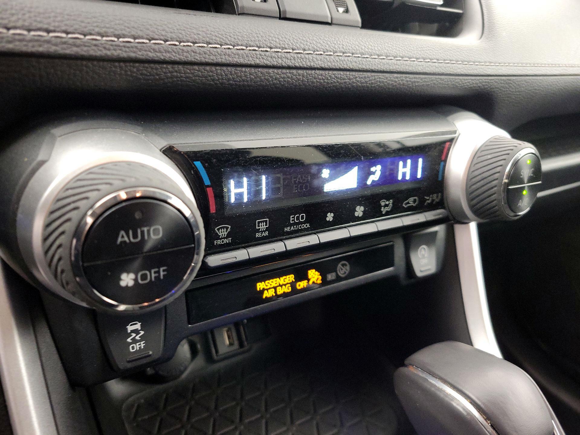 Thumbnail: 2021 Toyota RAV4 - 16