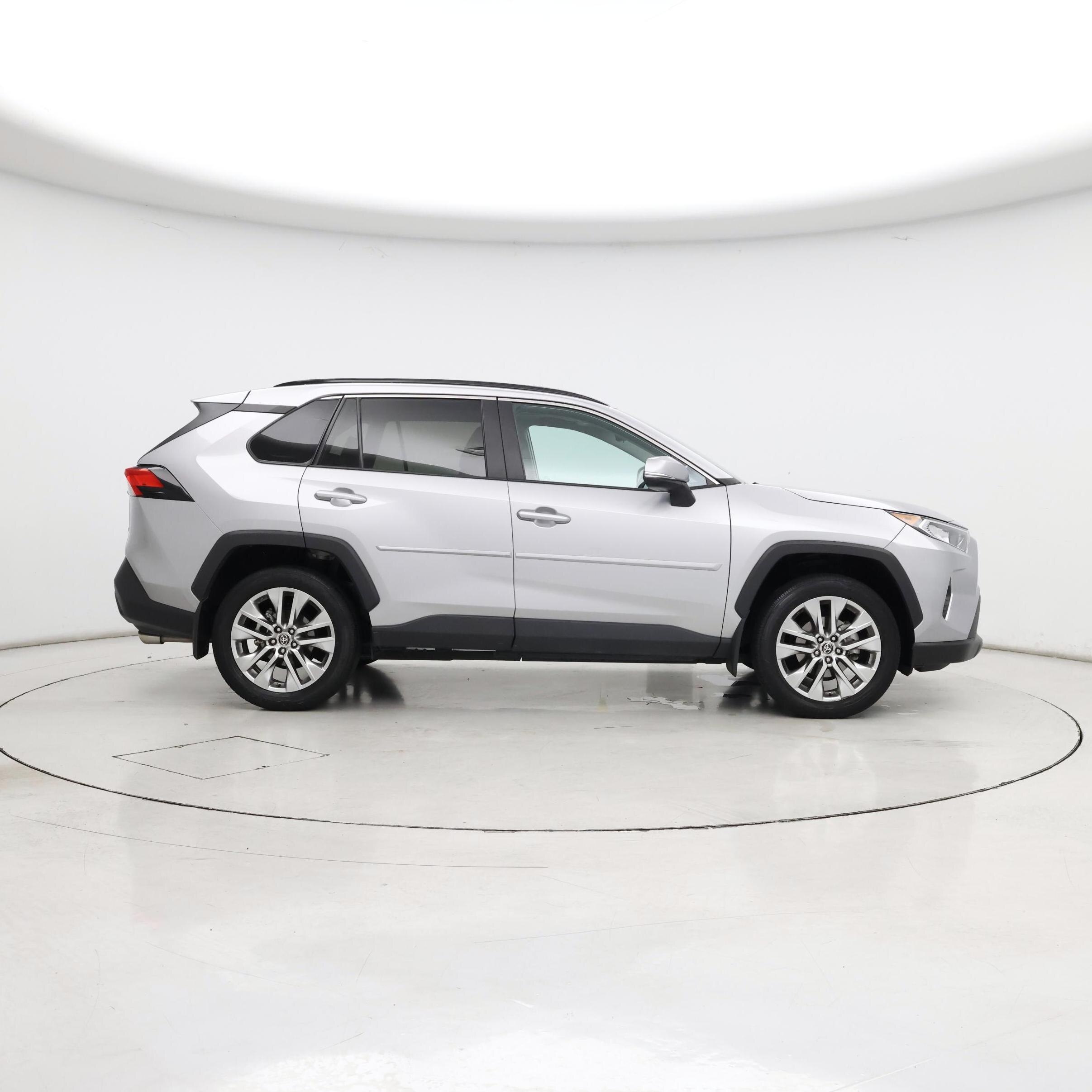 Thumbnail: 2021 Toyota RAV4 - 7