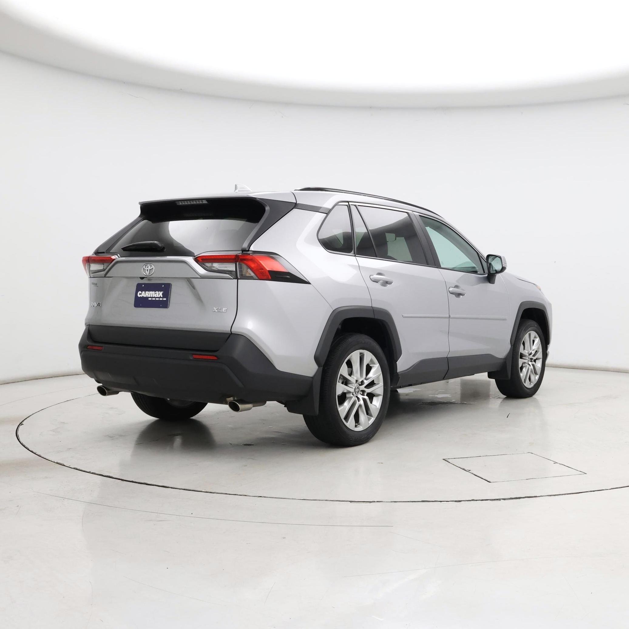 Thumbnail: 2021 Toyota RAV4 - 8