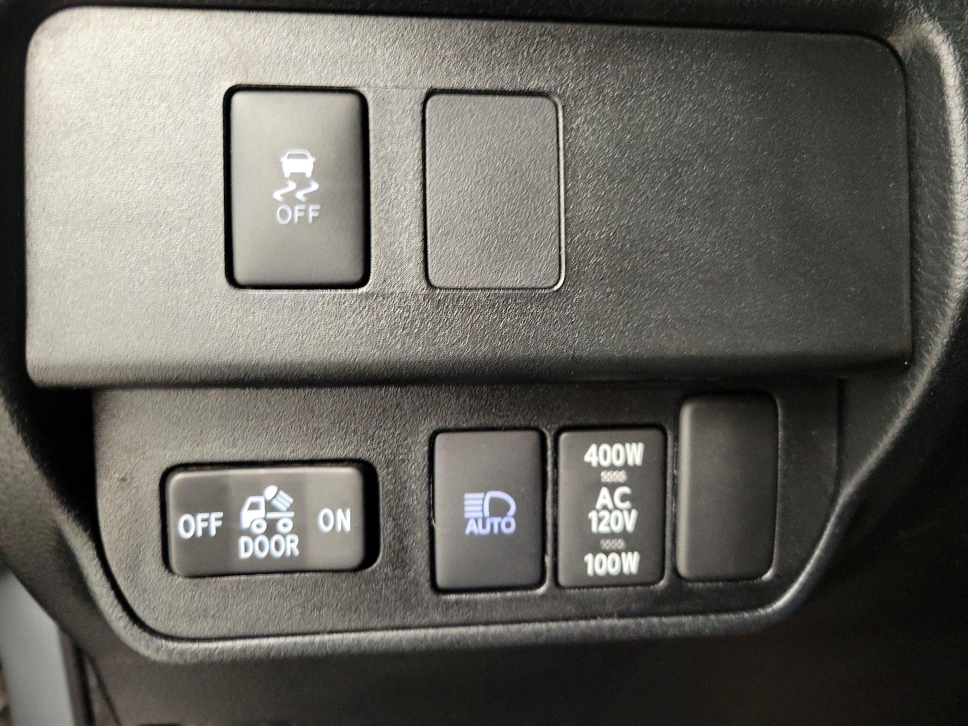 Thumbnail: 2021 Toyota Tacoma - 13