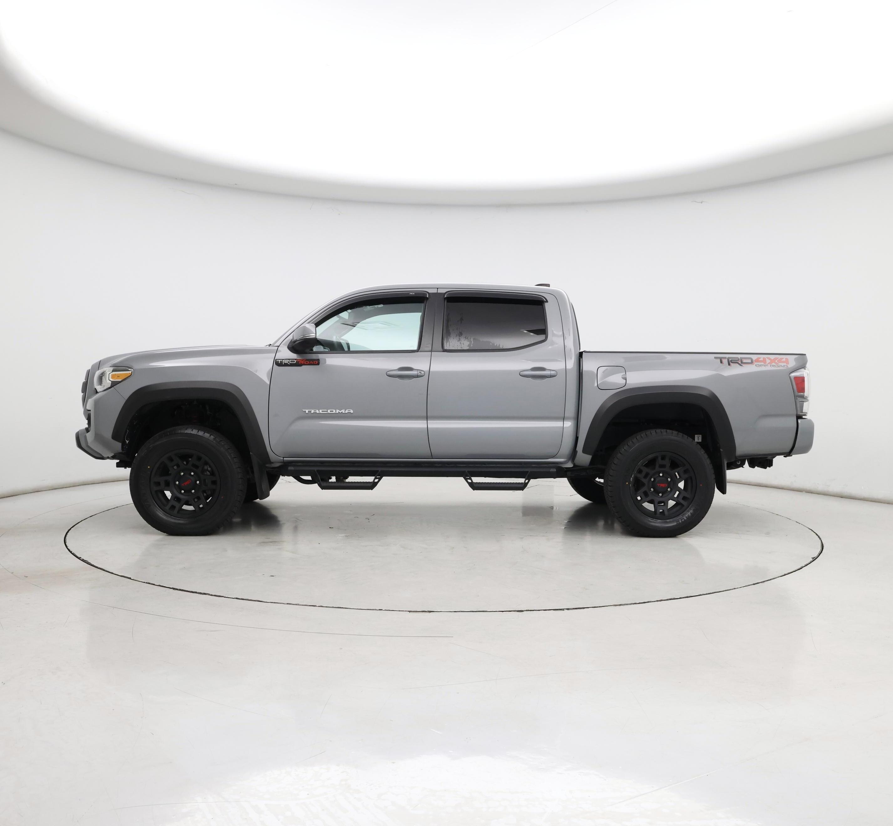 Thumbnail: 2021 Toyota Tacoma - 3