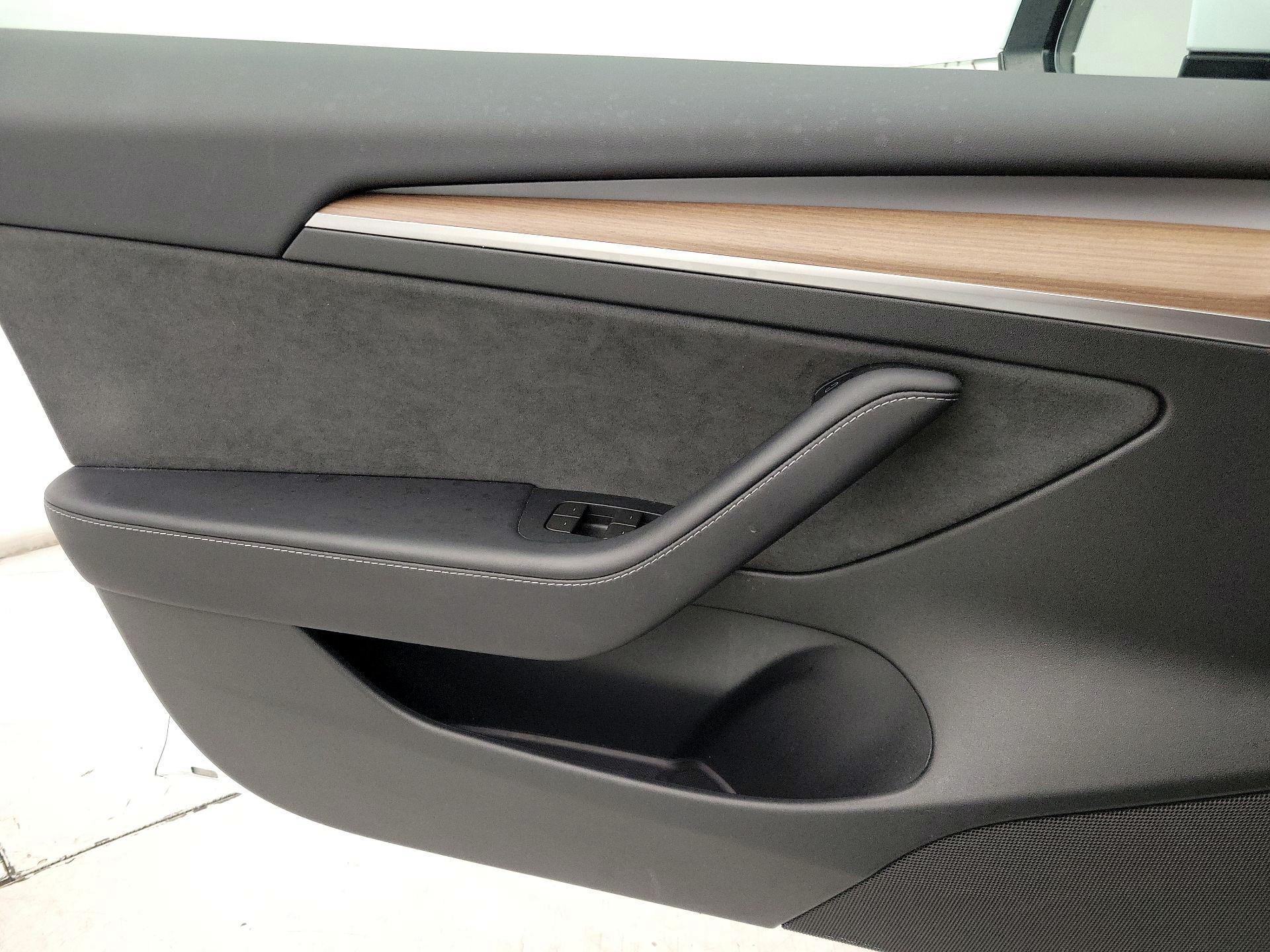 Thumbnail: 2023 Tesla Model 3 - 12