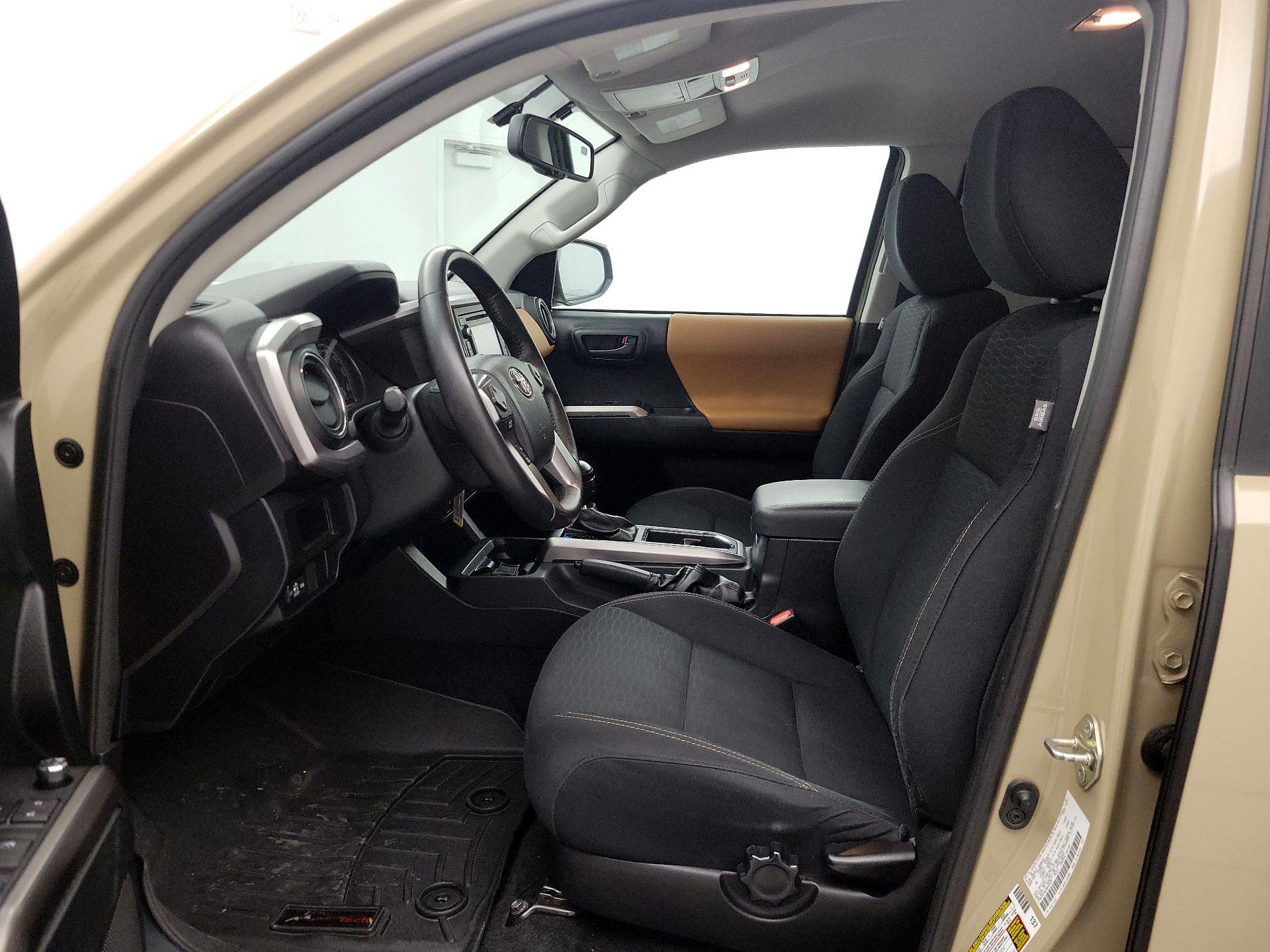 Thumbnail: 2017 Toyota Tacoma - 11