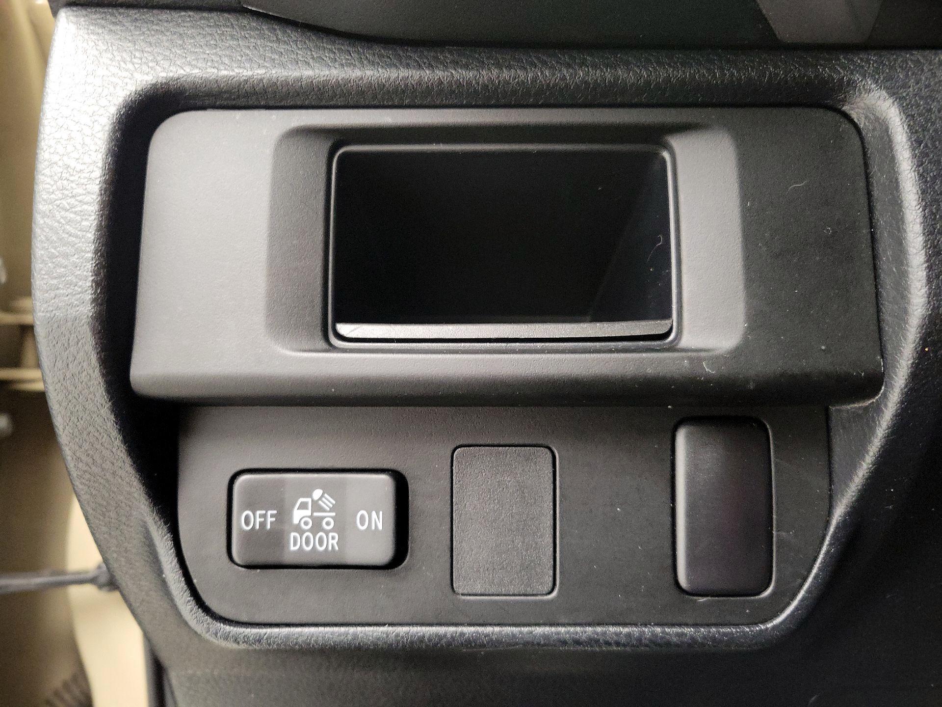 Thumbnail: 2017 Toyota Tacoma - 13