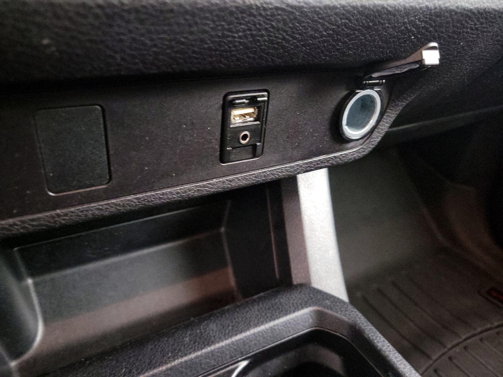 Thumbnail: 2017 Toyota Tacoma - 18