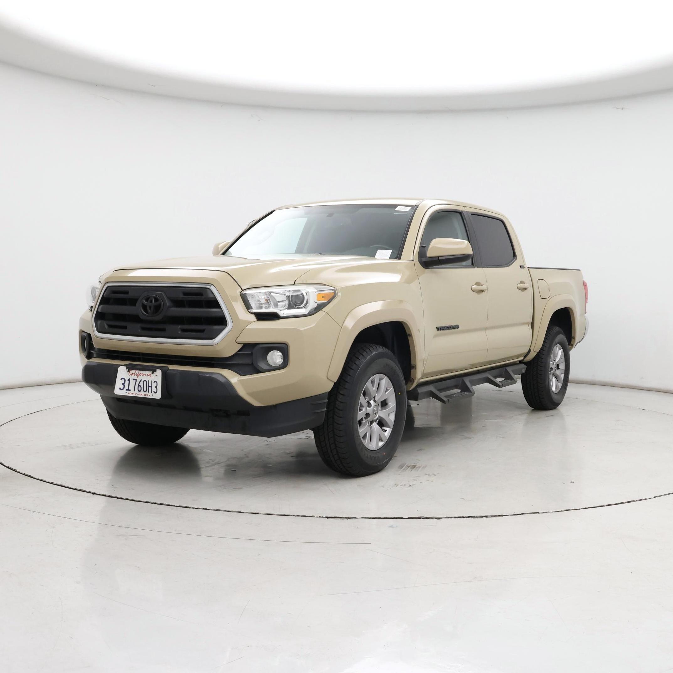 Thumbnail: 2017 Toyota Tacoma - 4