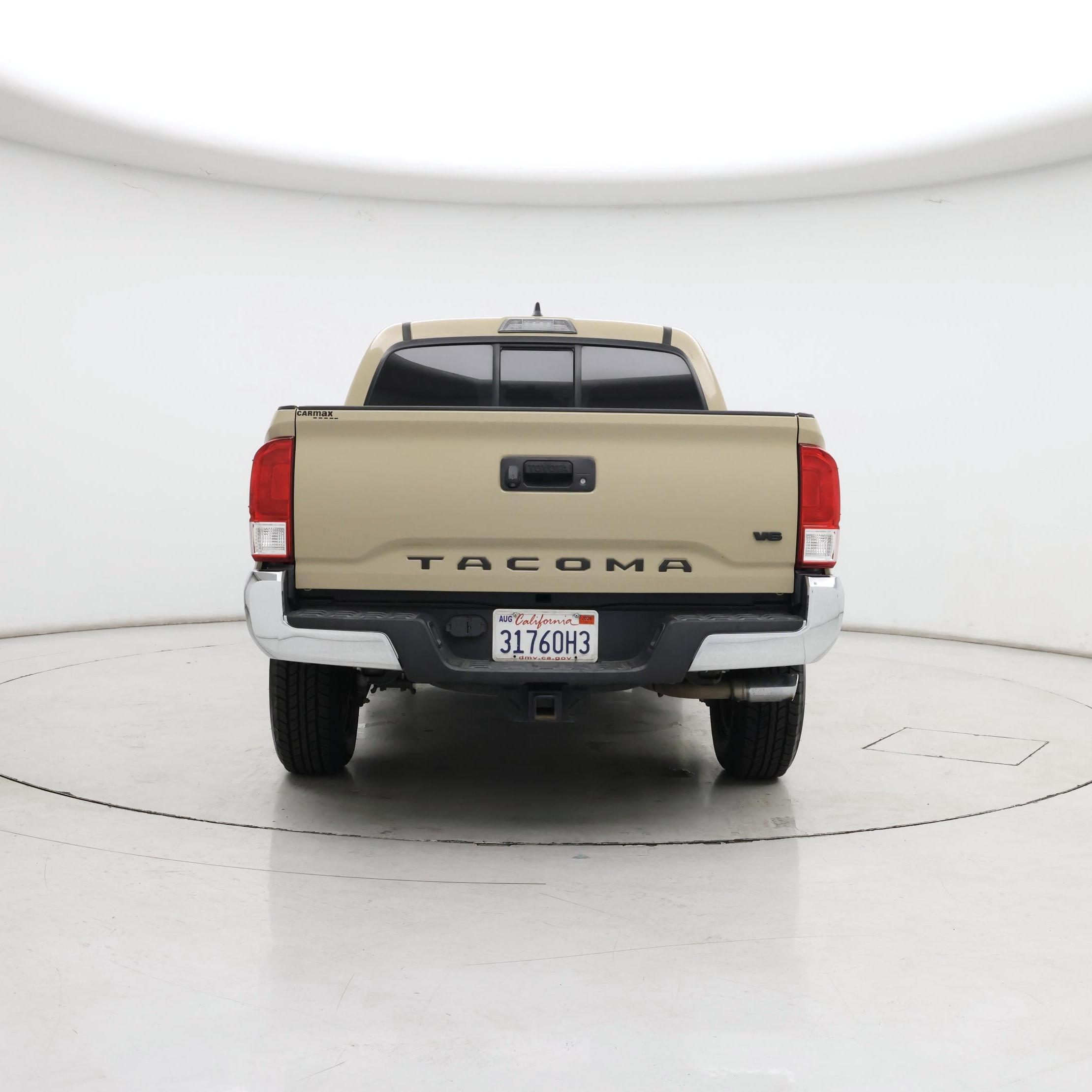 Thumbnail: 2017 Toyota Tacoma - 6