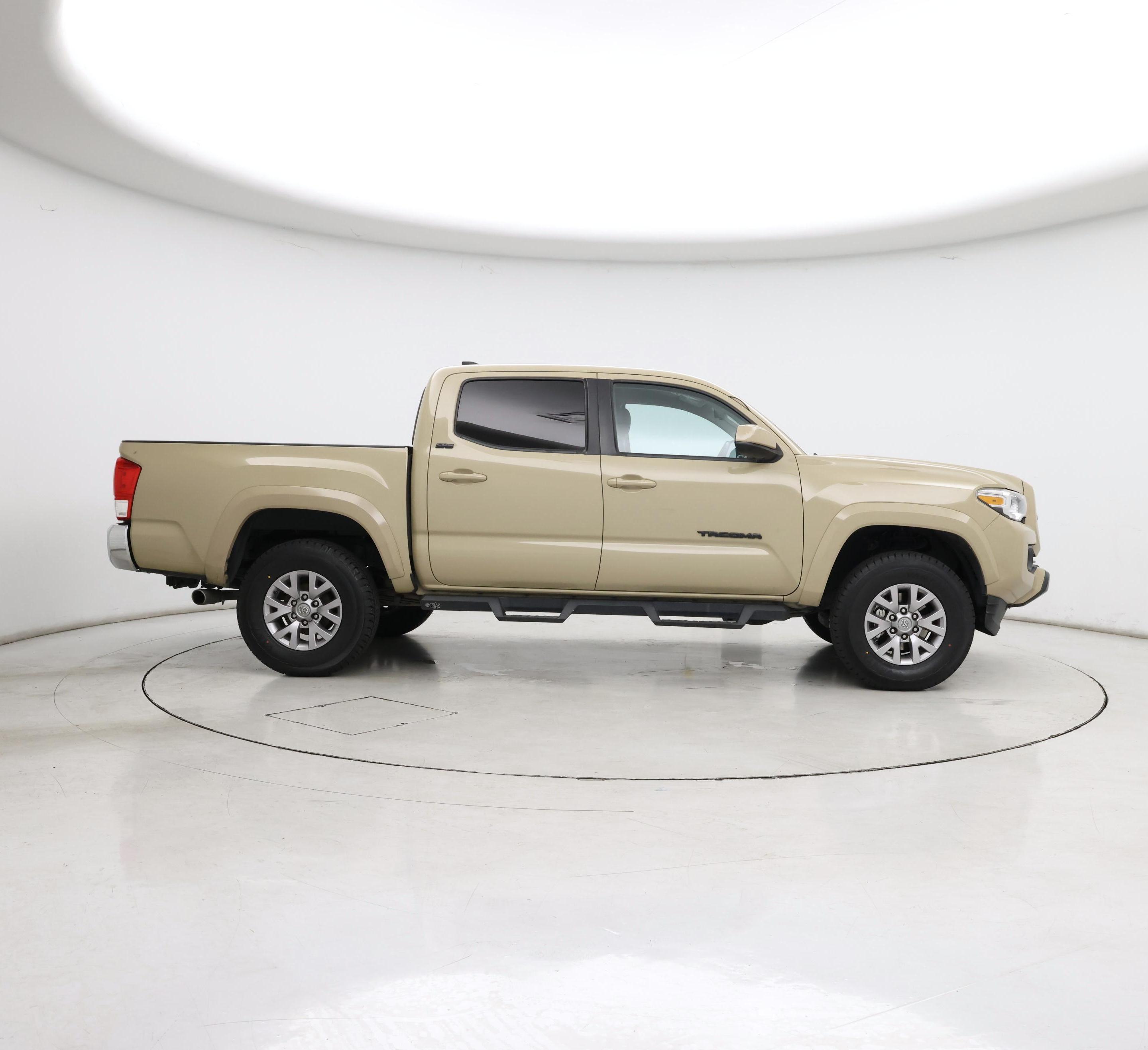 Thumbnail: 2017 Toyota Tacoma - 7