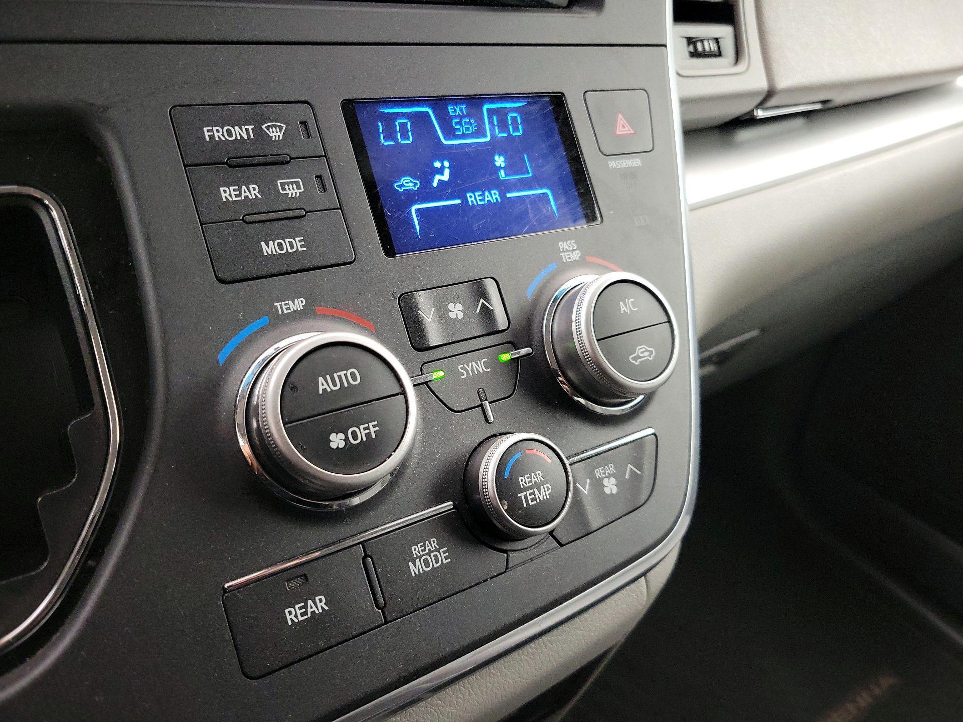 Thumbnail: 2016 Toyota Sienna - 16