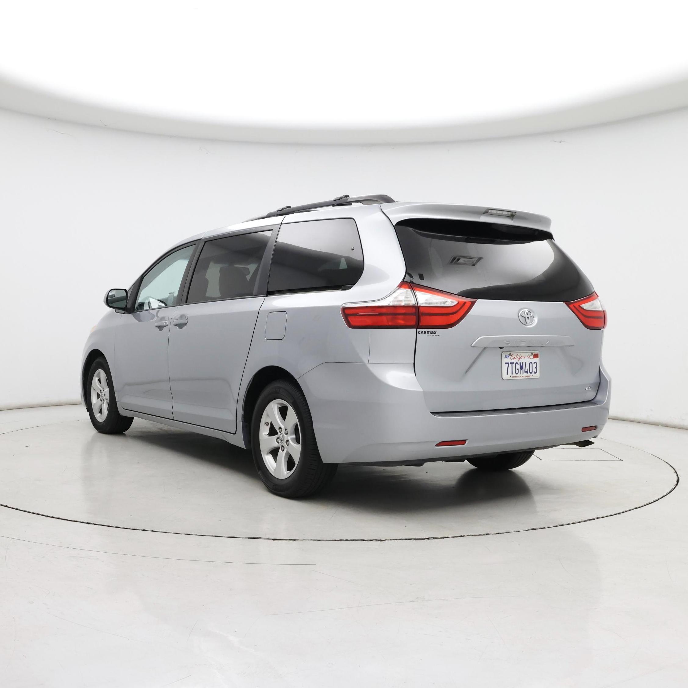 Thumbnail: 2016 Toyota Sienna - 2