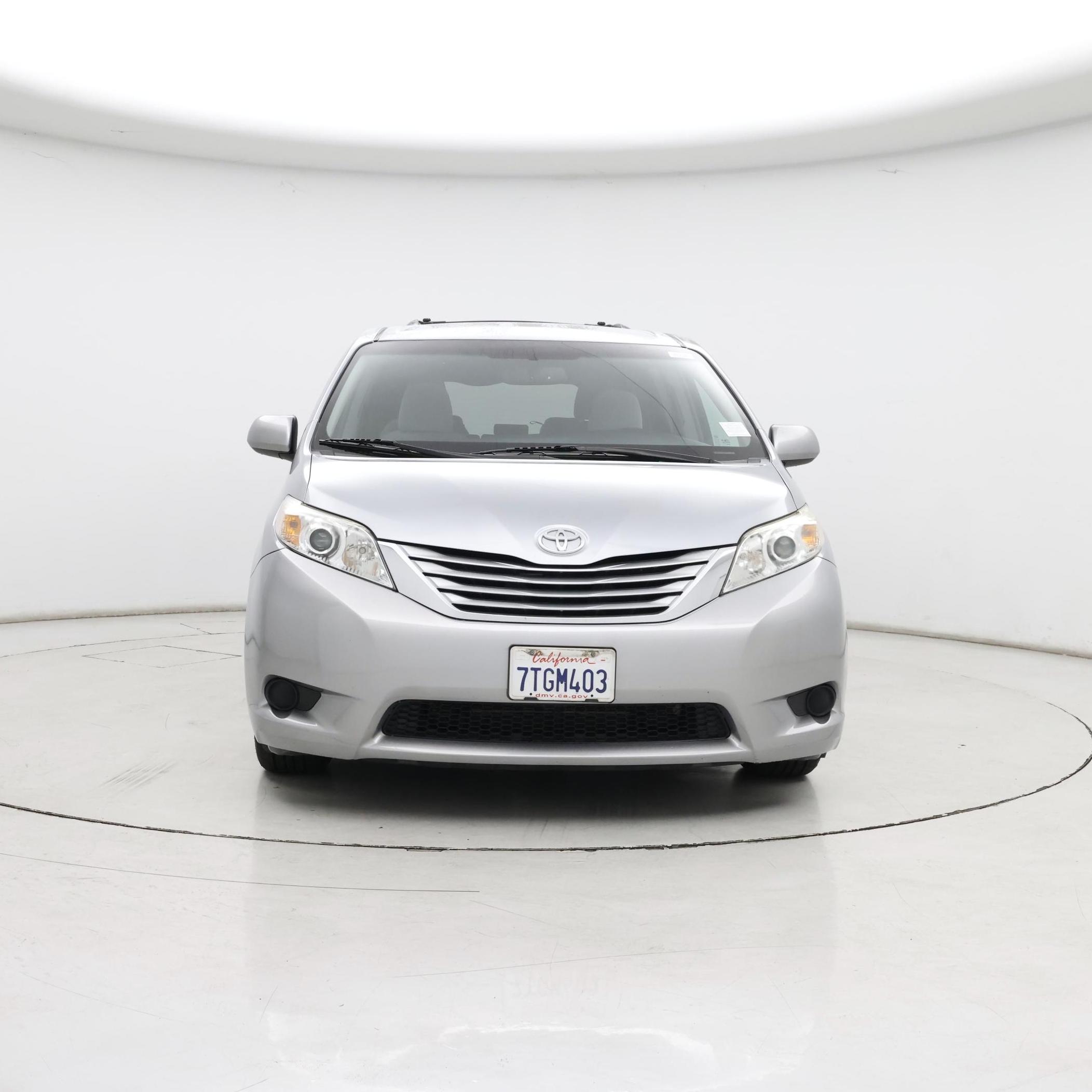 Thumbnail: 2016 Toyota Sienna - 5