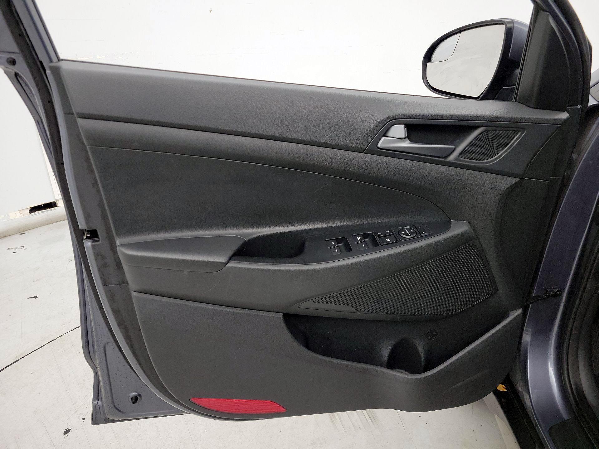 Thumbnail: 2017 Hyundai Tucson - 12