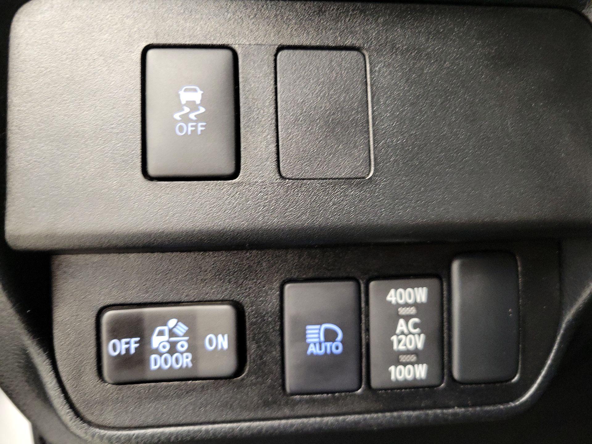 Thumbnail: 2022 Toyota Tacoma - 13