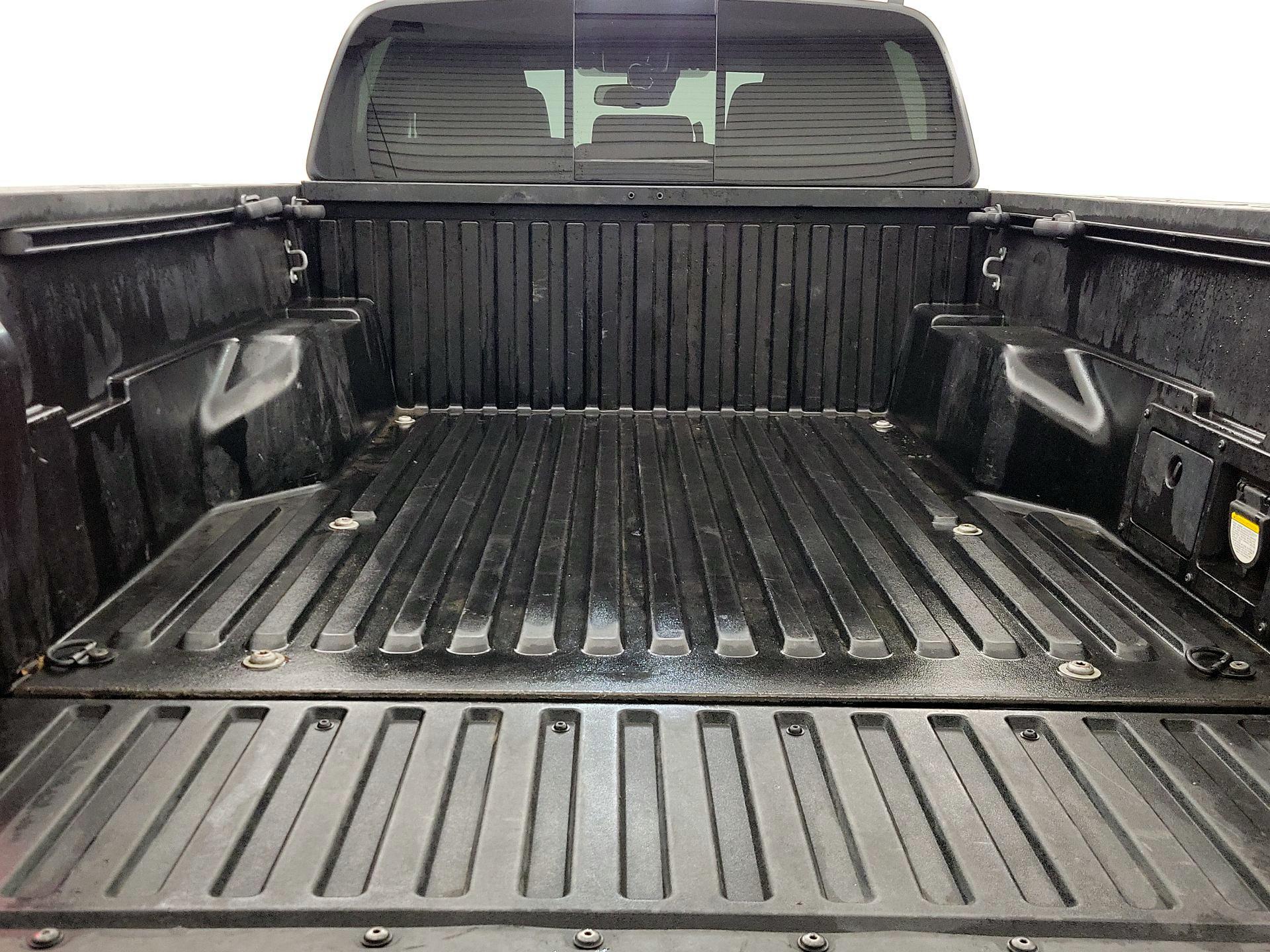 Thumbnail: 2022 Toyota Tacoma - 20