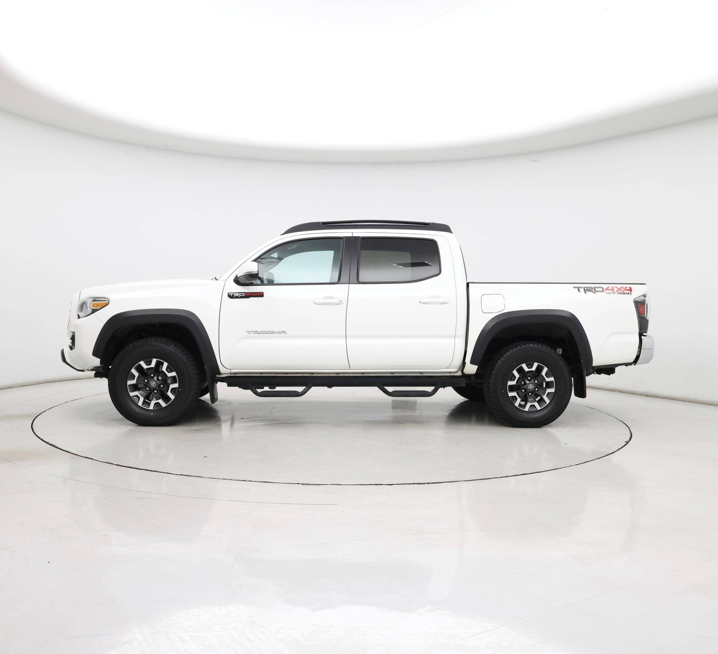 Thumbnail: 2022 Toyota Tacoma - 3