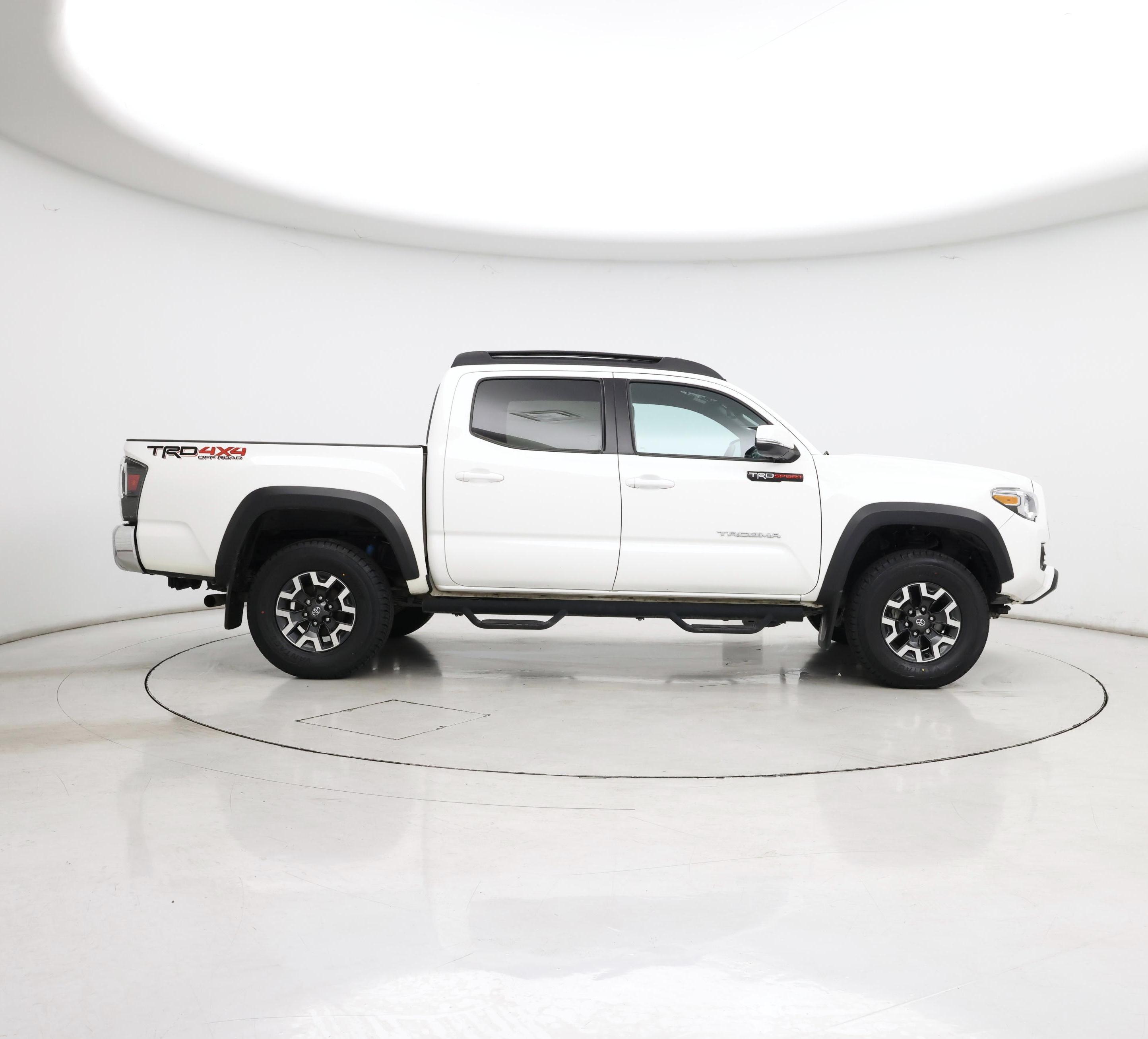 Thumbnail: 2022 Toyota Tacoma - 7