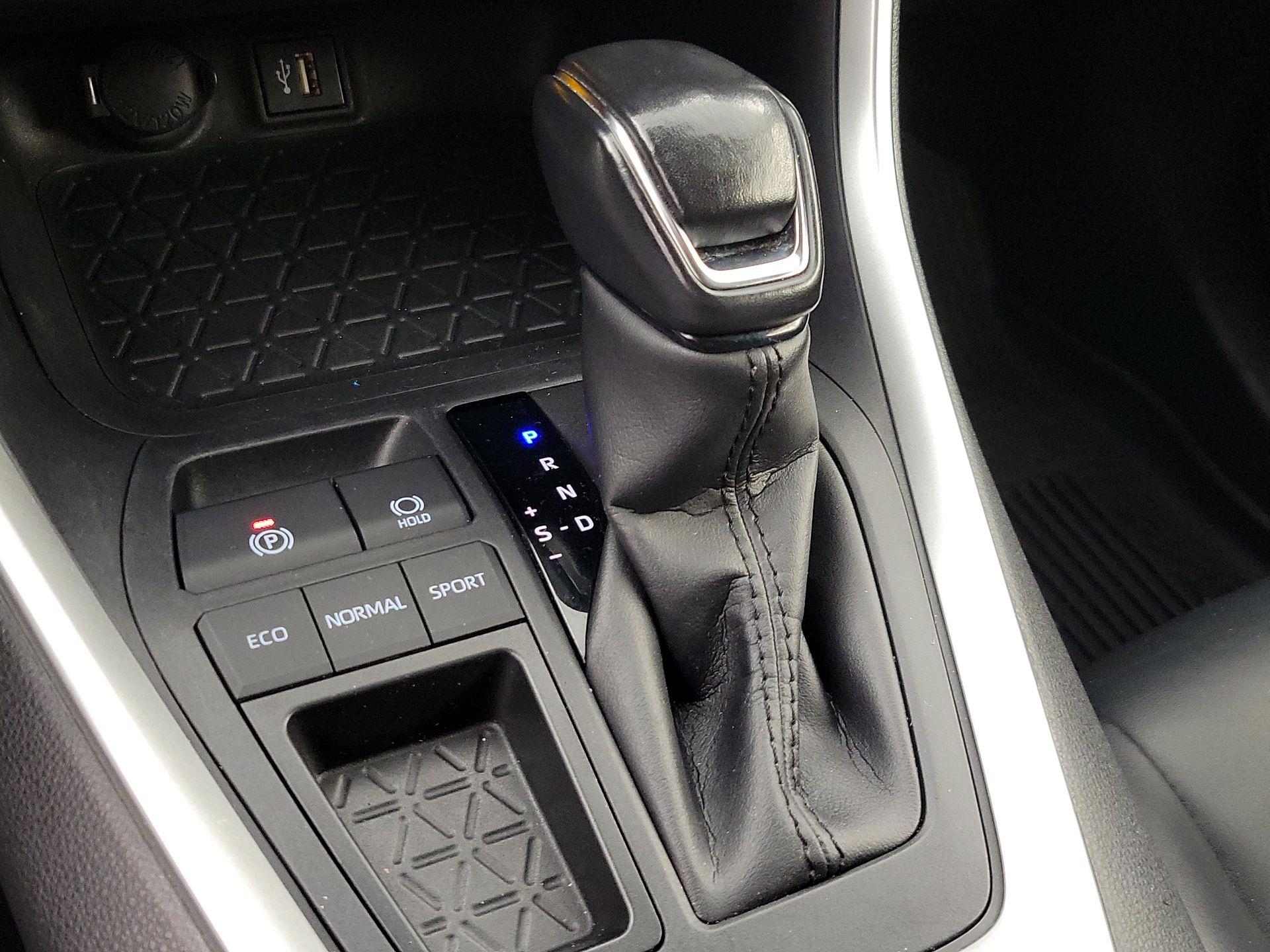 Thumbnail: 2023 Toyota RAV4 - 17