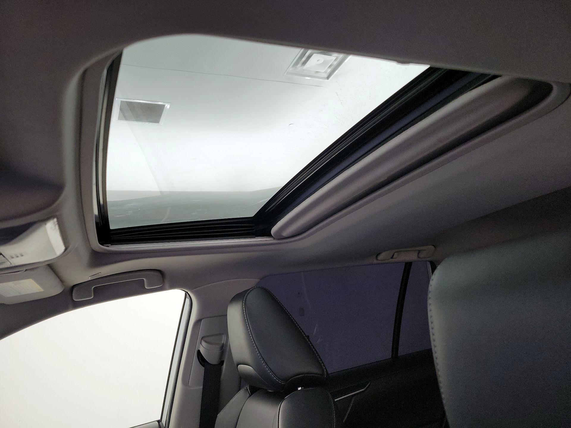 Thumbnail: 2023 Toyota RAV4 - 19