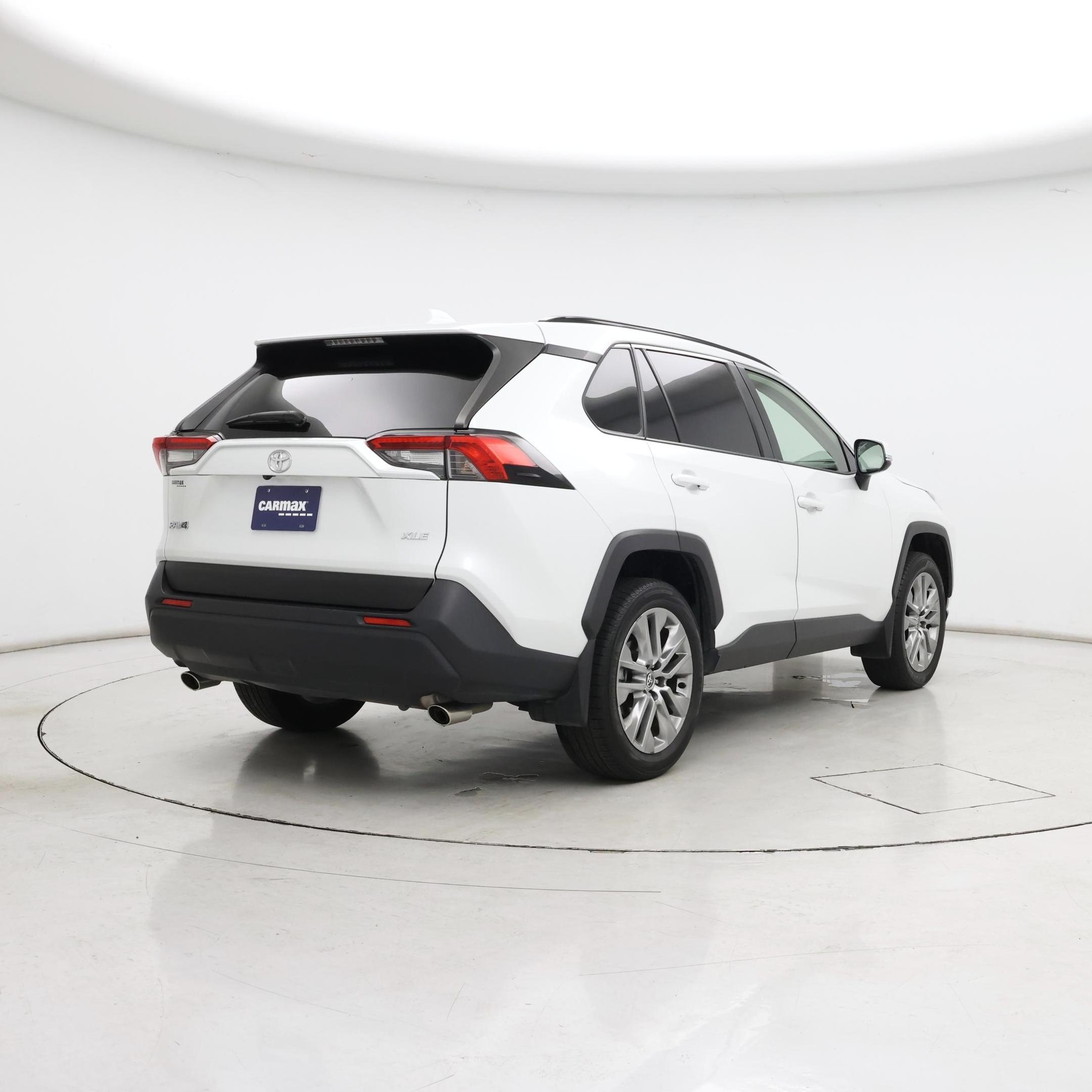 Thumbnail: 2023 Toyota RAV4 - 8