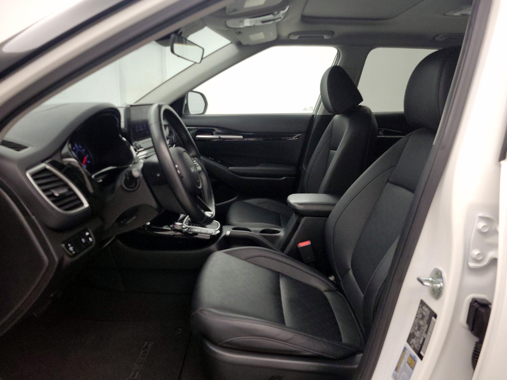 Thumbnail: 2023 Kia Seltos - 11