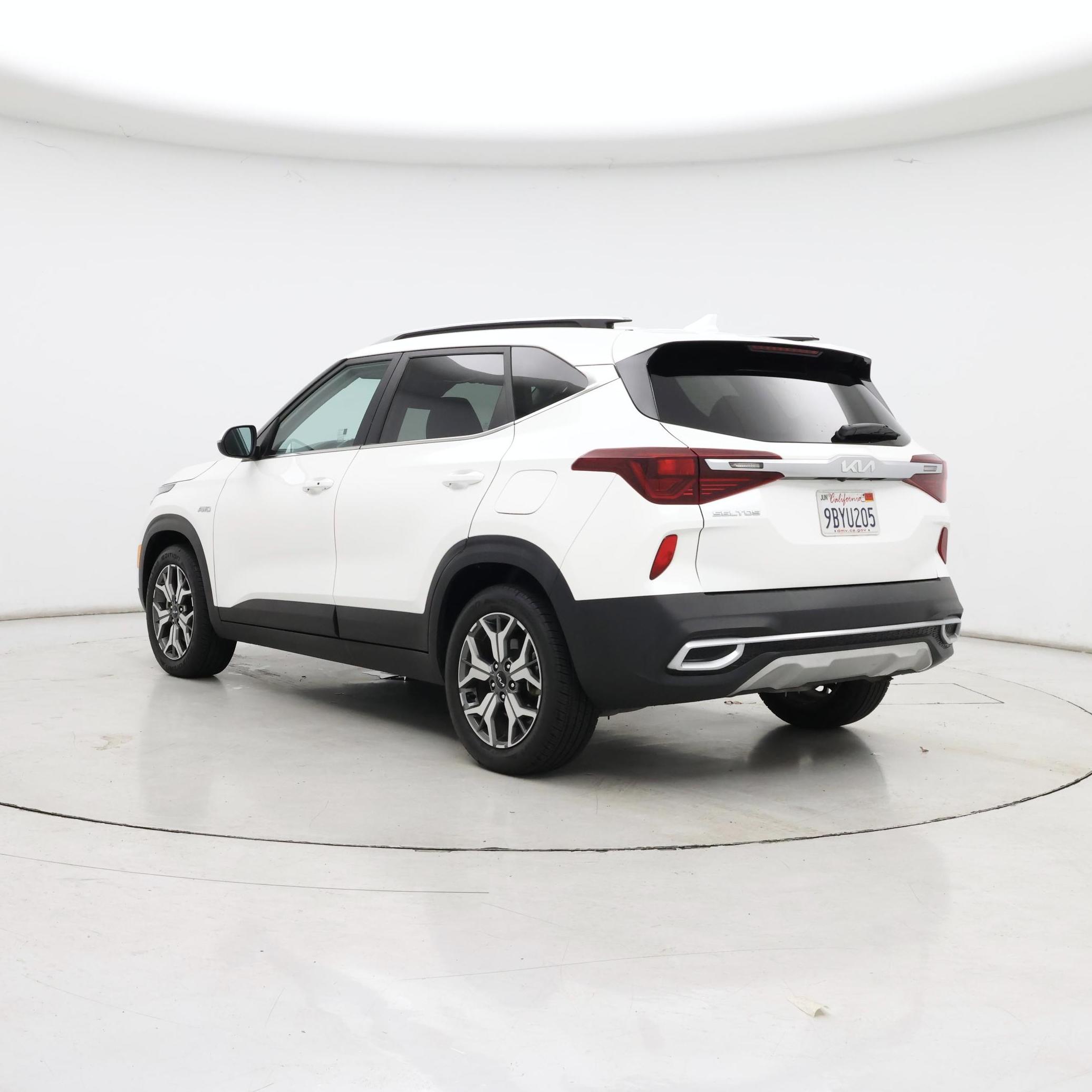 Thumbnail: 2023 Kia Seltos - 2