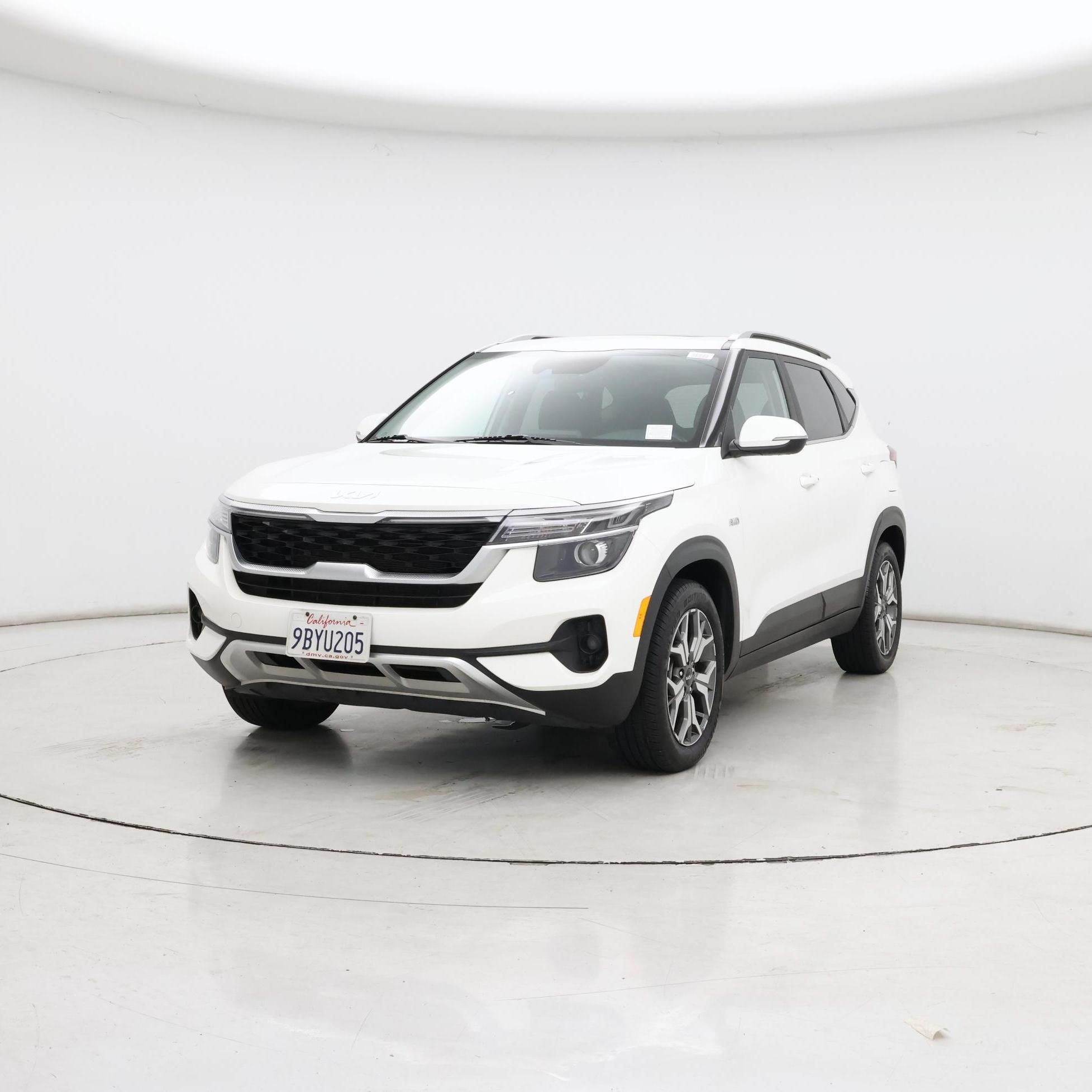 Thumbnail: 2023 Kia Seltos - 4