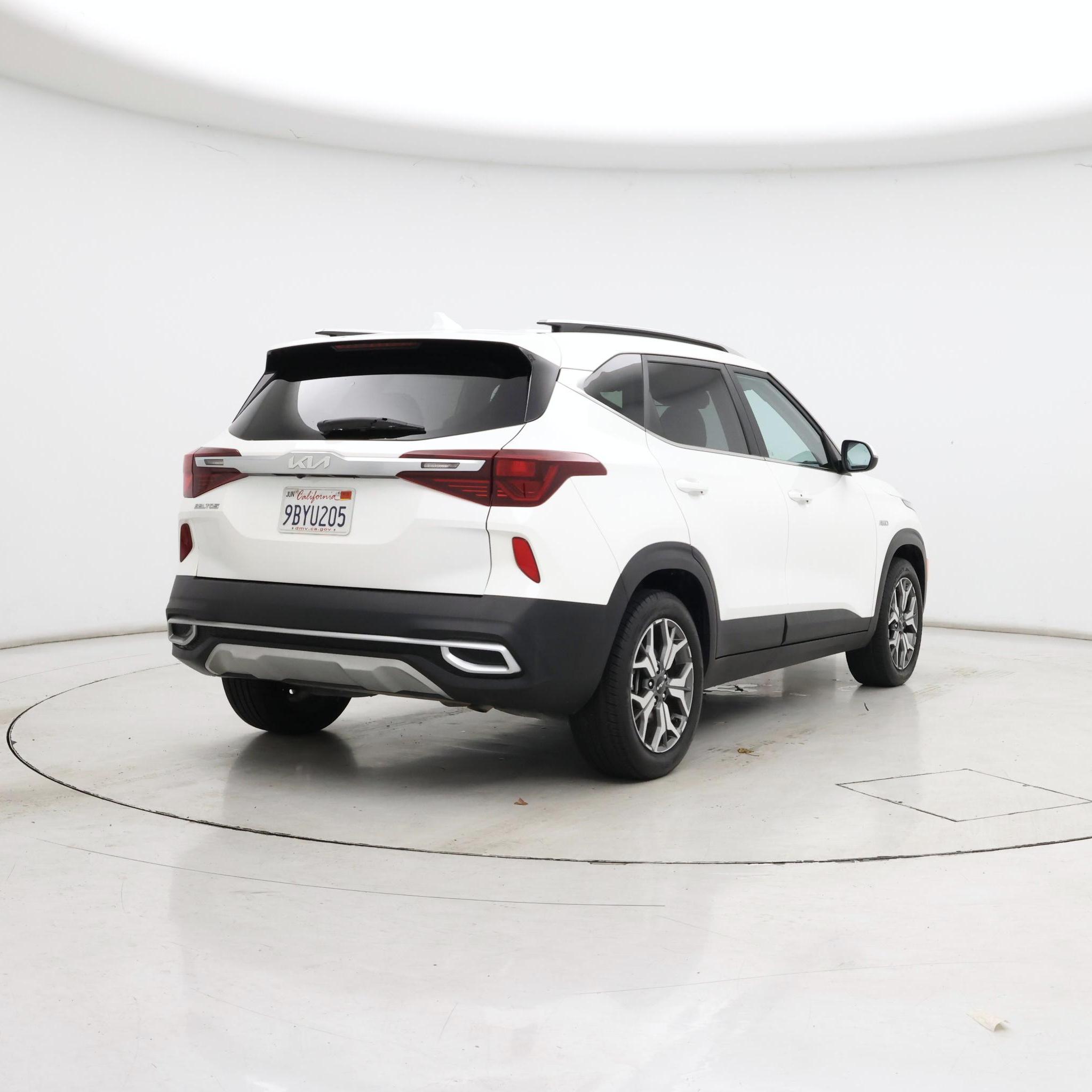 Thumbnail: 2023 Kia Seltos - 8