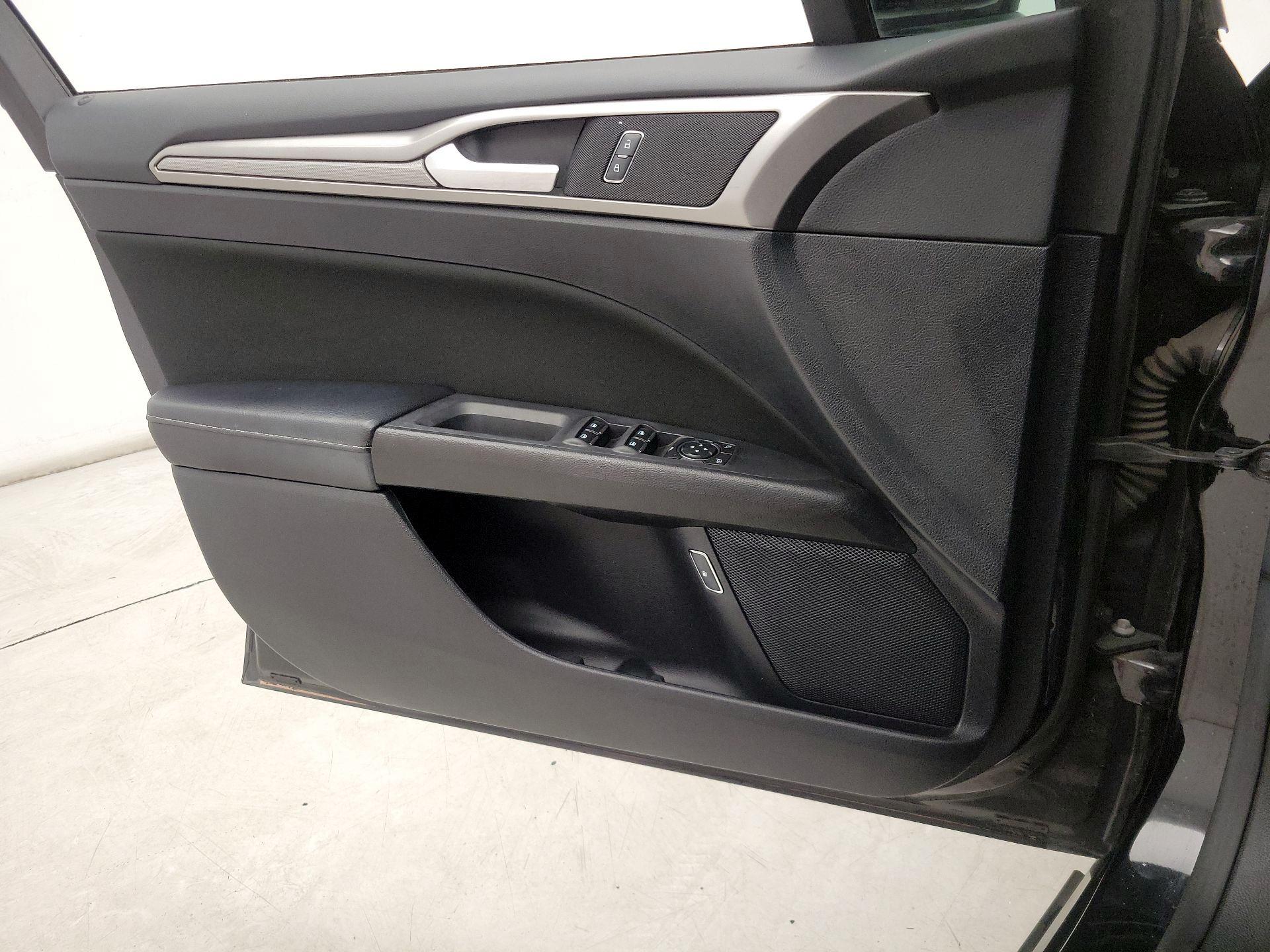 Thumbnail: 2018 Ford Fusion - 12