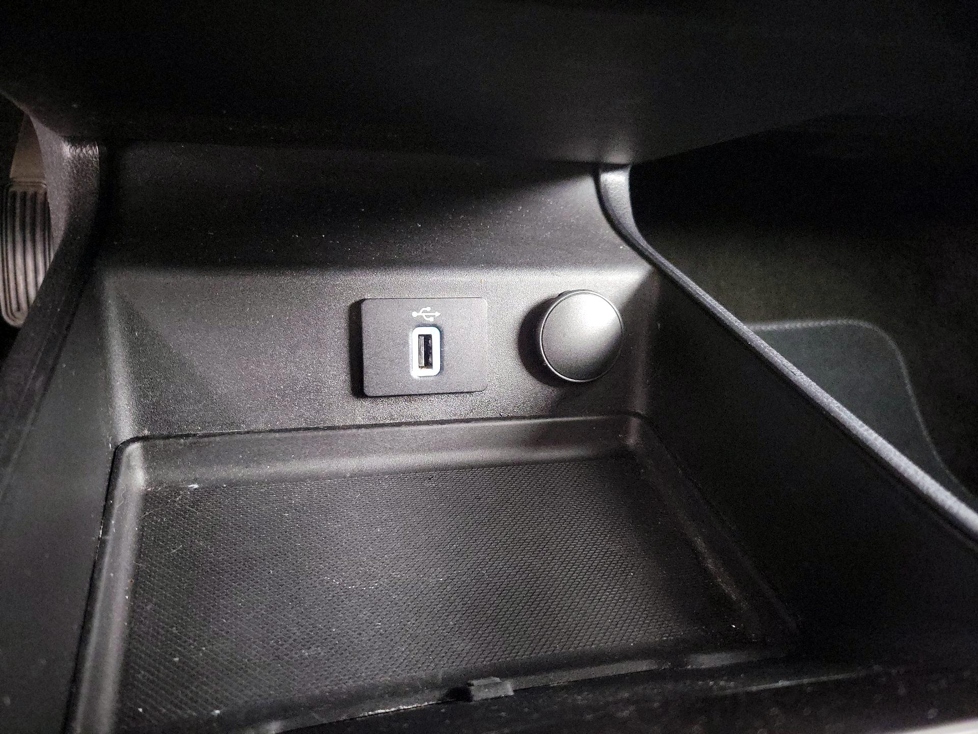 Thumbnail: 2018 Ford Fusion - 18