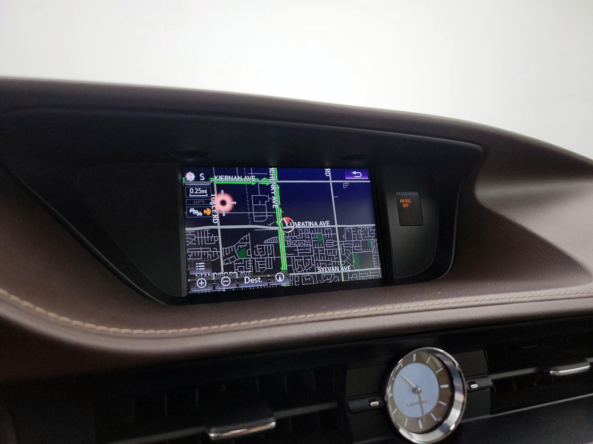 Thumbnail: 2017 Lexus ES - 14