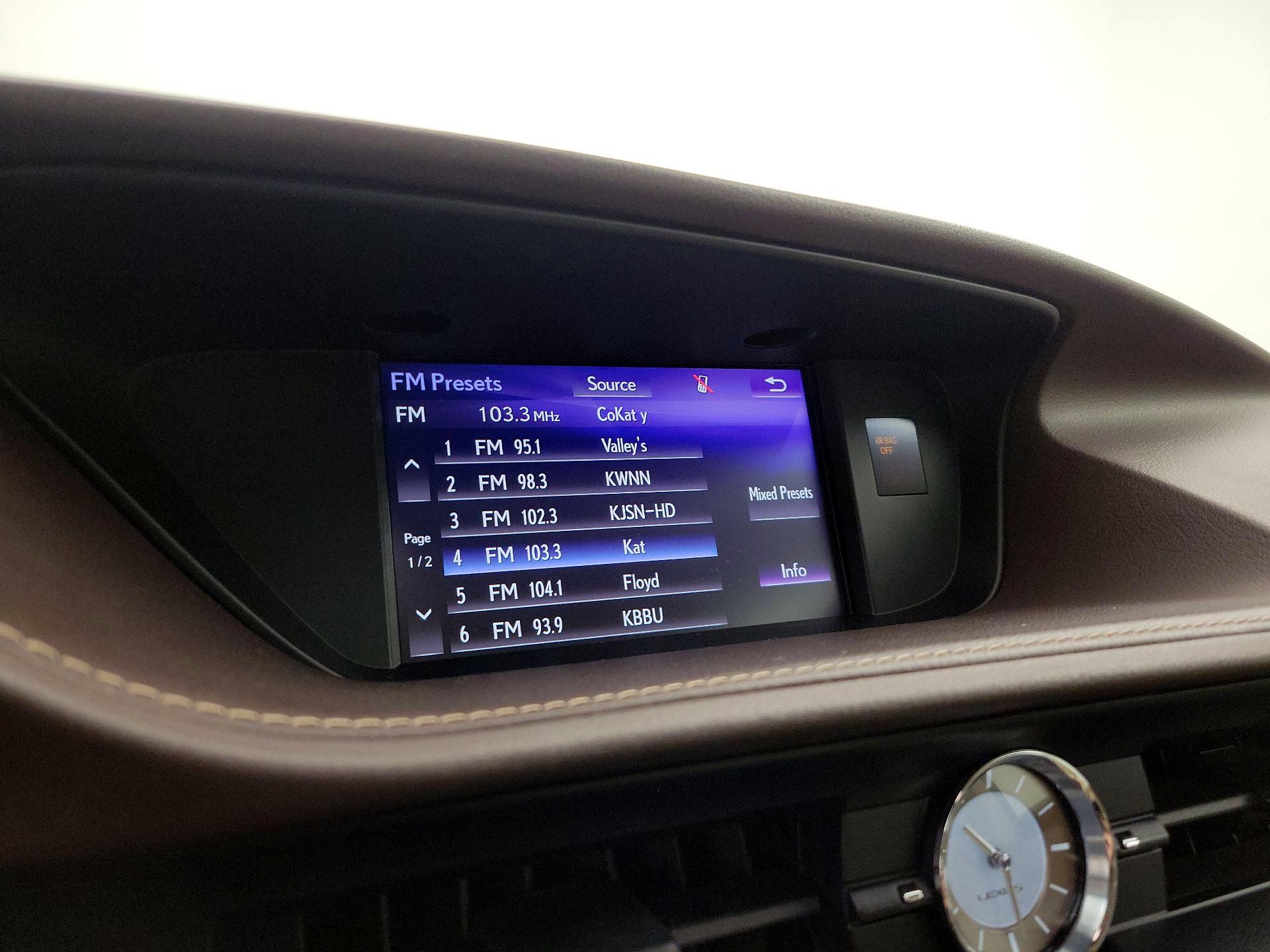 Thumbnail: 2017 Lexus ES - 16