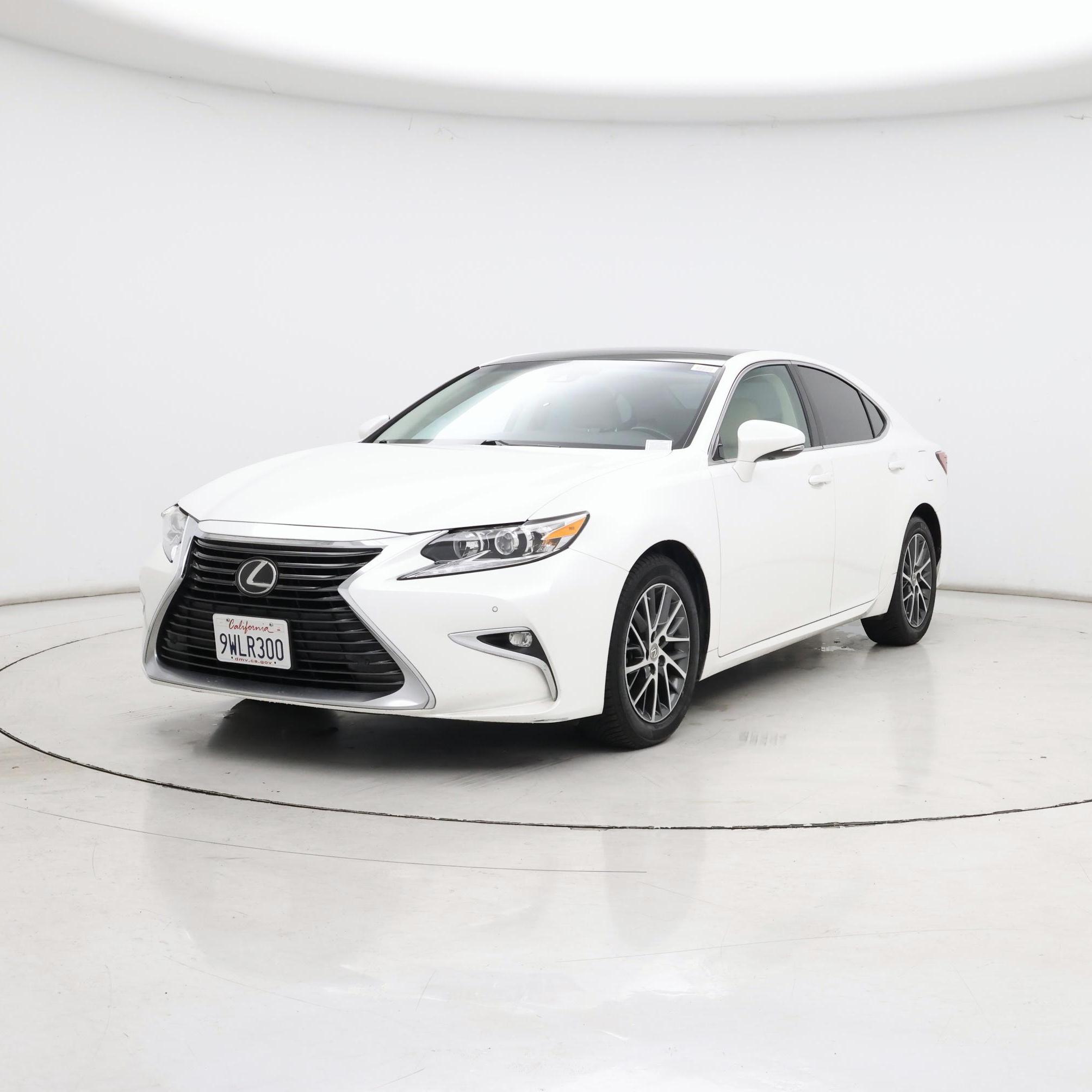 Thumbnail: 2017 Lexus ES - 4