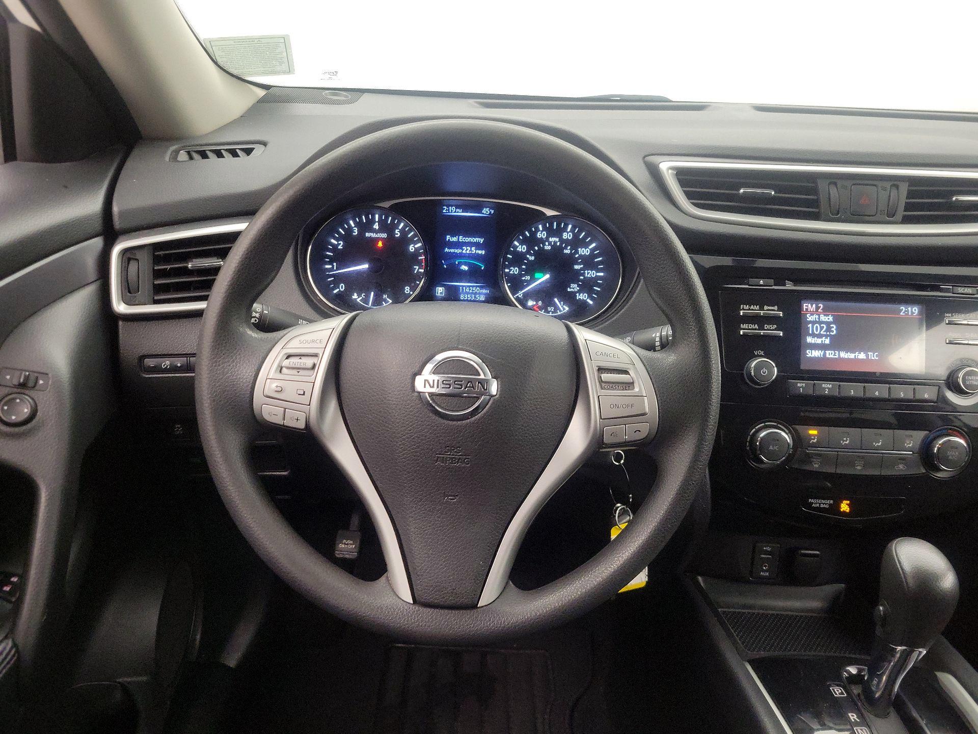 Thumbnail: 2016 Nissan Rogue - 10