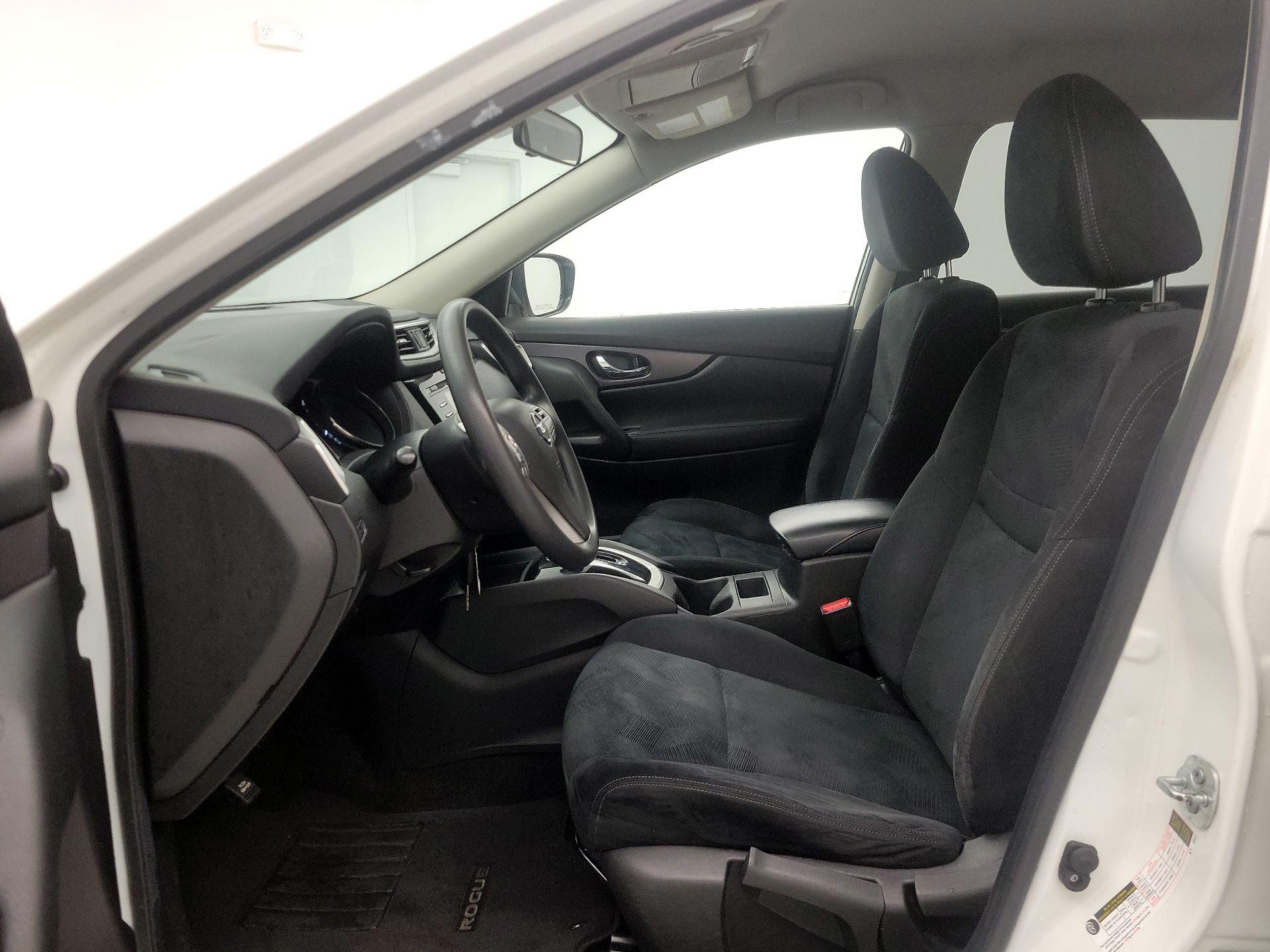 Thumbnail: 2016 Nissan Rogue - 11