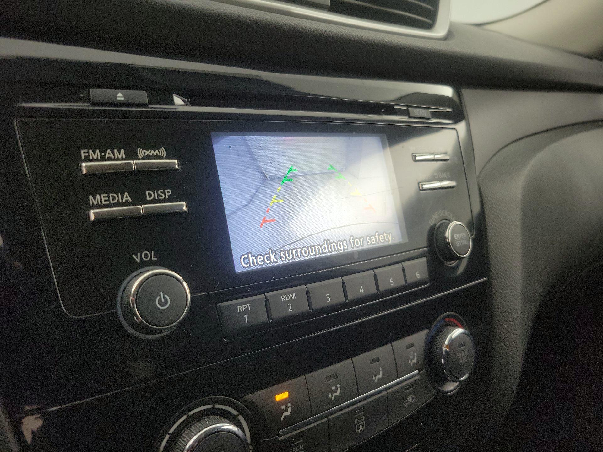 Thumbnail: 2016 Nissan Rogue - 14