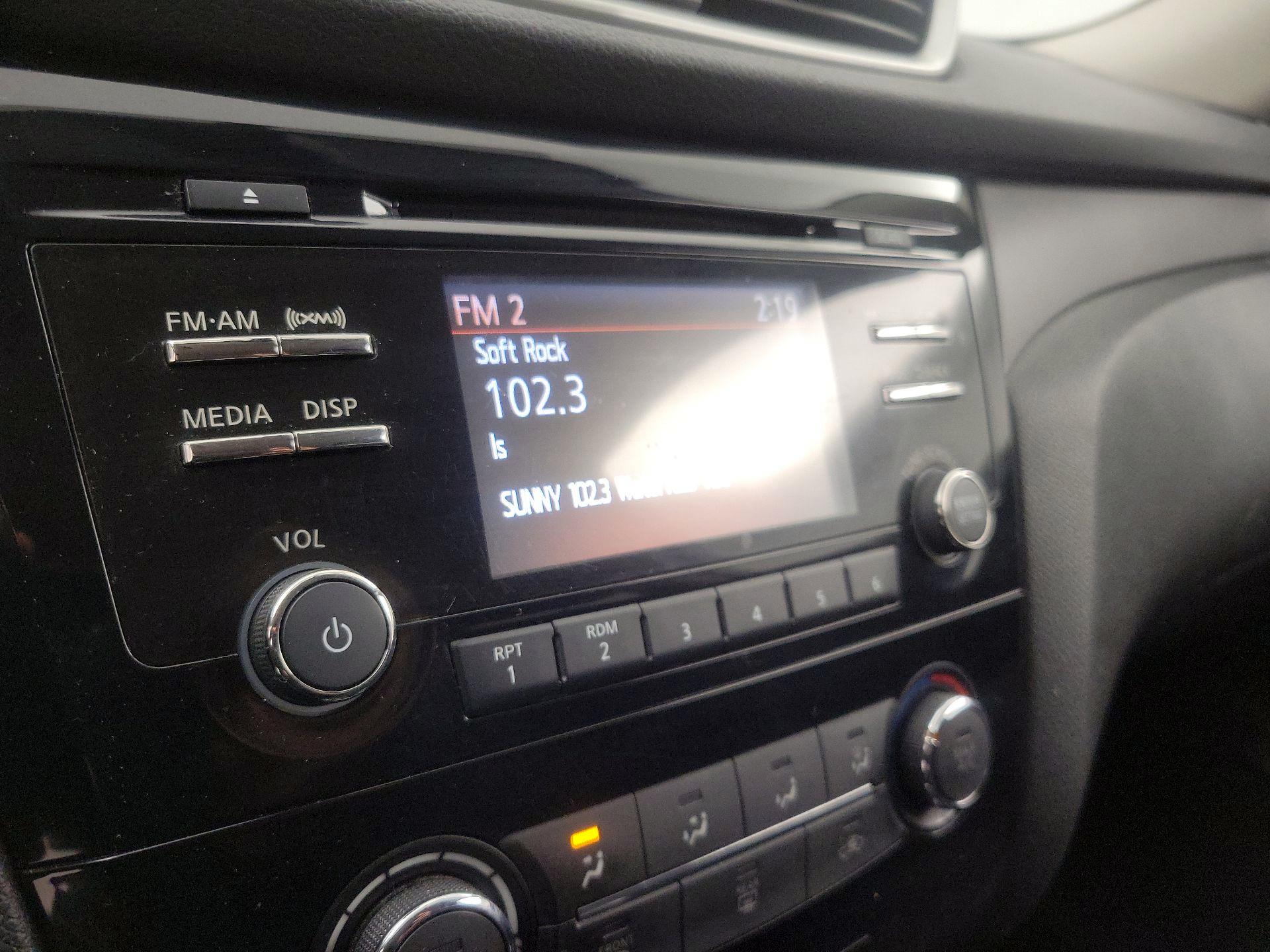 Thumbnail: 2016 Nissan Rogue - 15