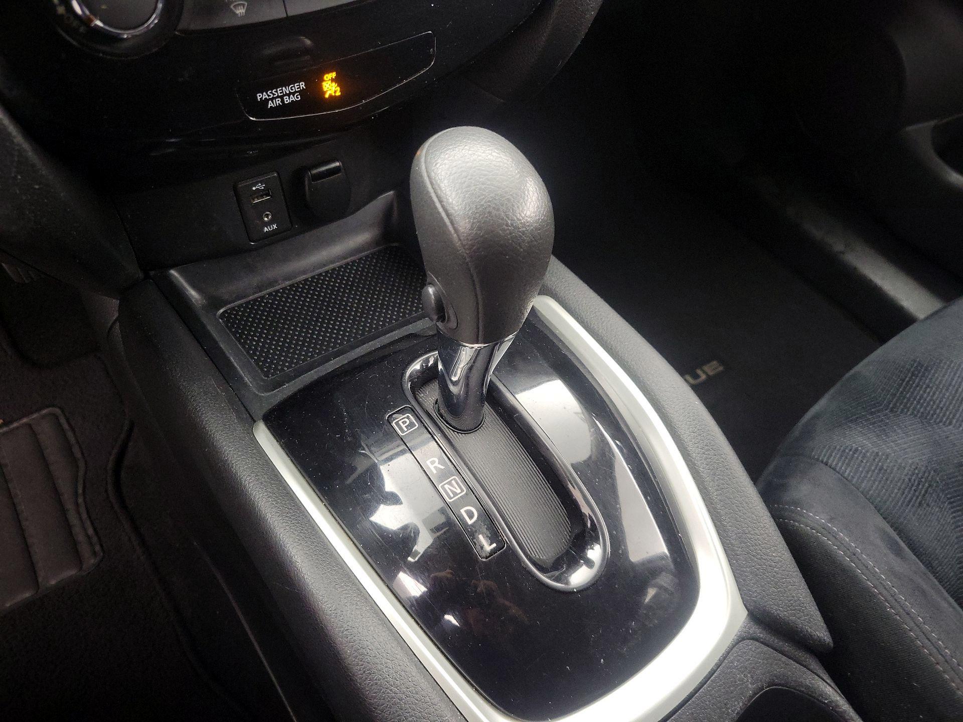 Thumbnail: 2016 Nissan Rogue - 17